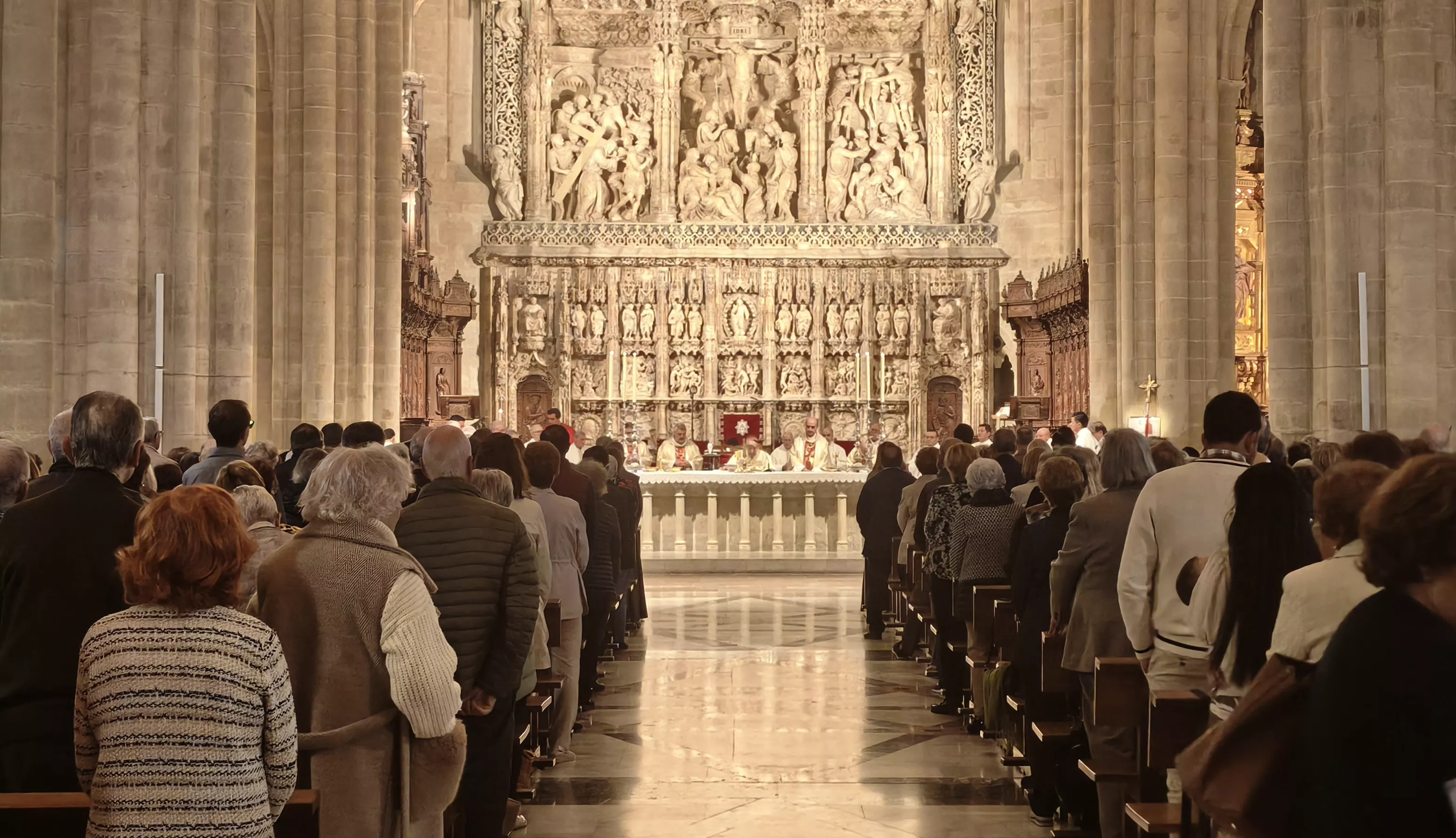 Eucaristía en sufragio por don Javier Osés en la Catedral de Huesca. Foto María José Sampietro Brosed