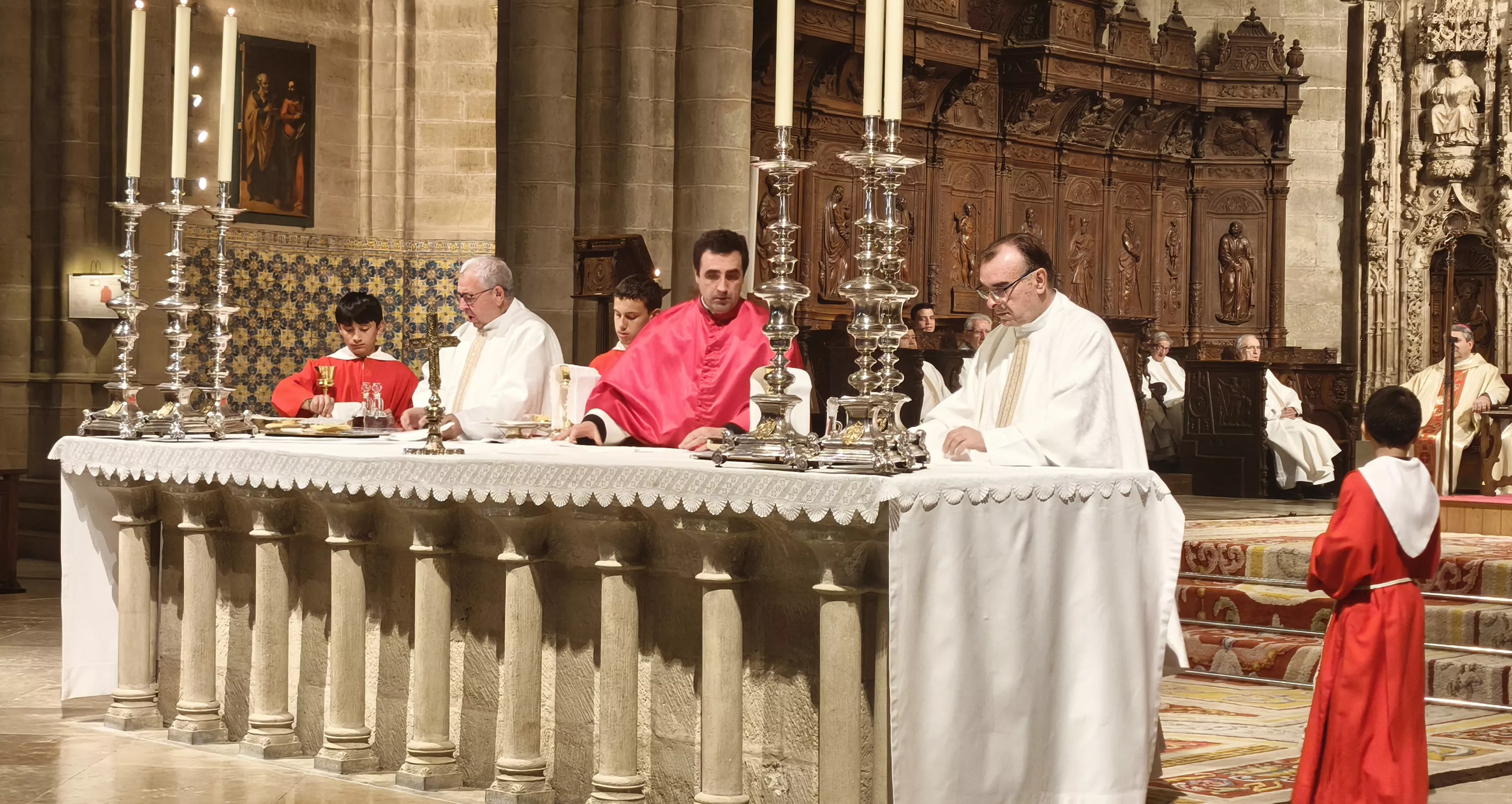 Eucaristía en sufragio por don Javier Osés en la Catedral de Huesca. Foto María José Sampietro Brosed