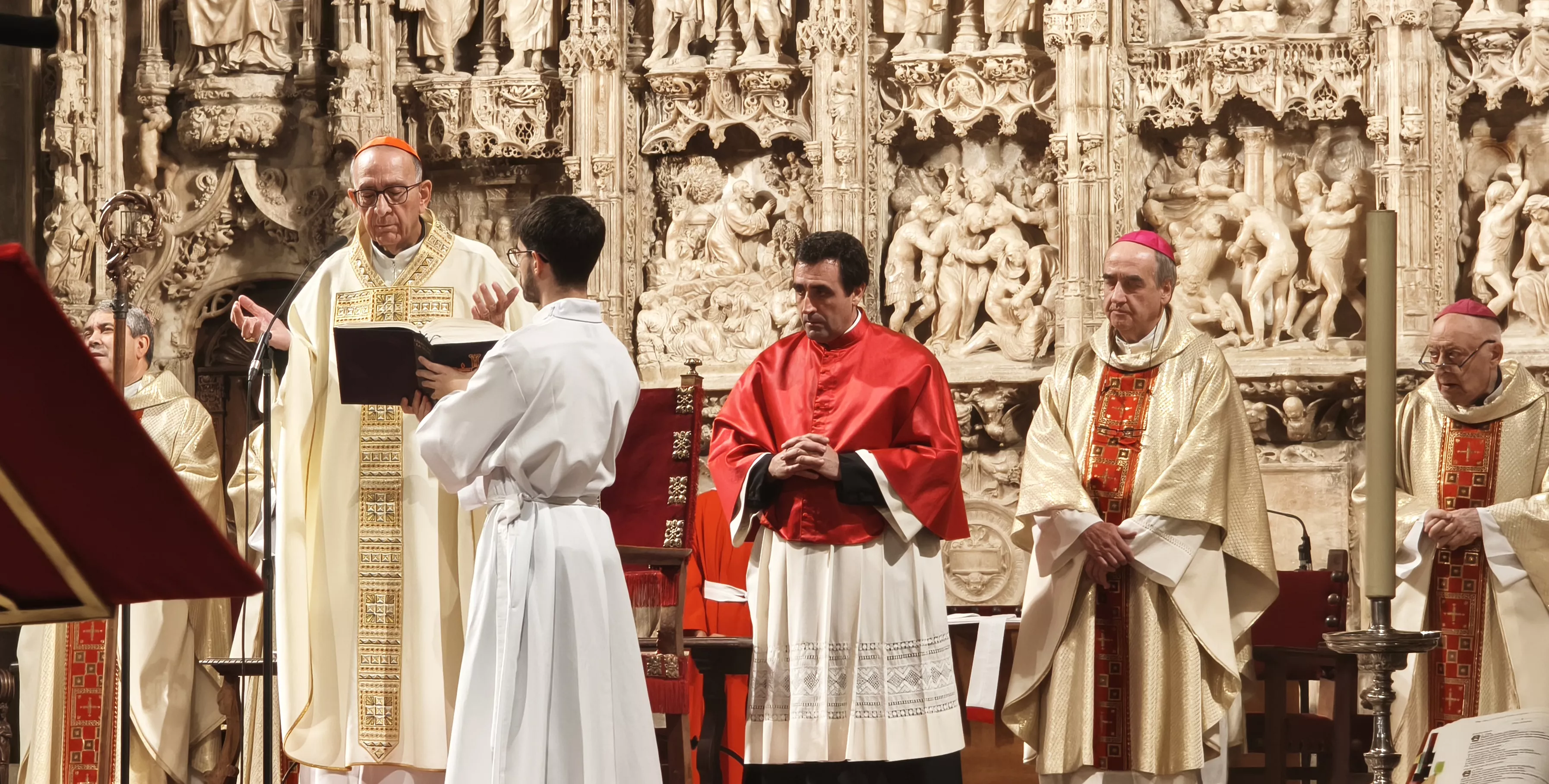 Eucaristía en sufragio por don Javier Osés en la Catedral de Huesca. Foto María José Sampietro Brosed