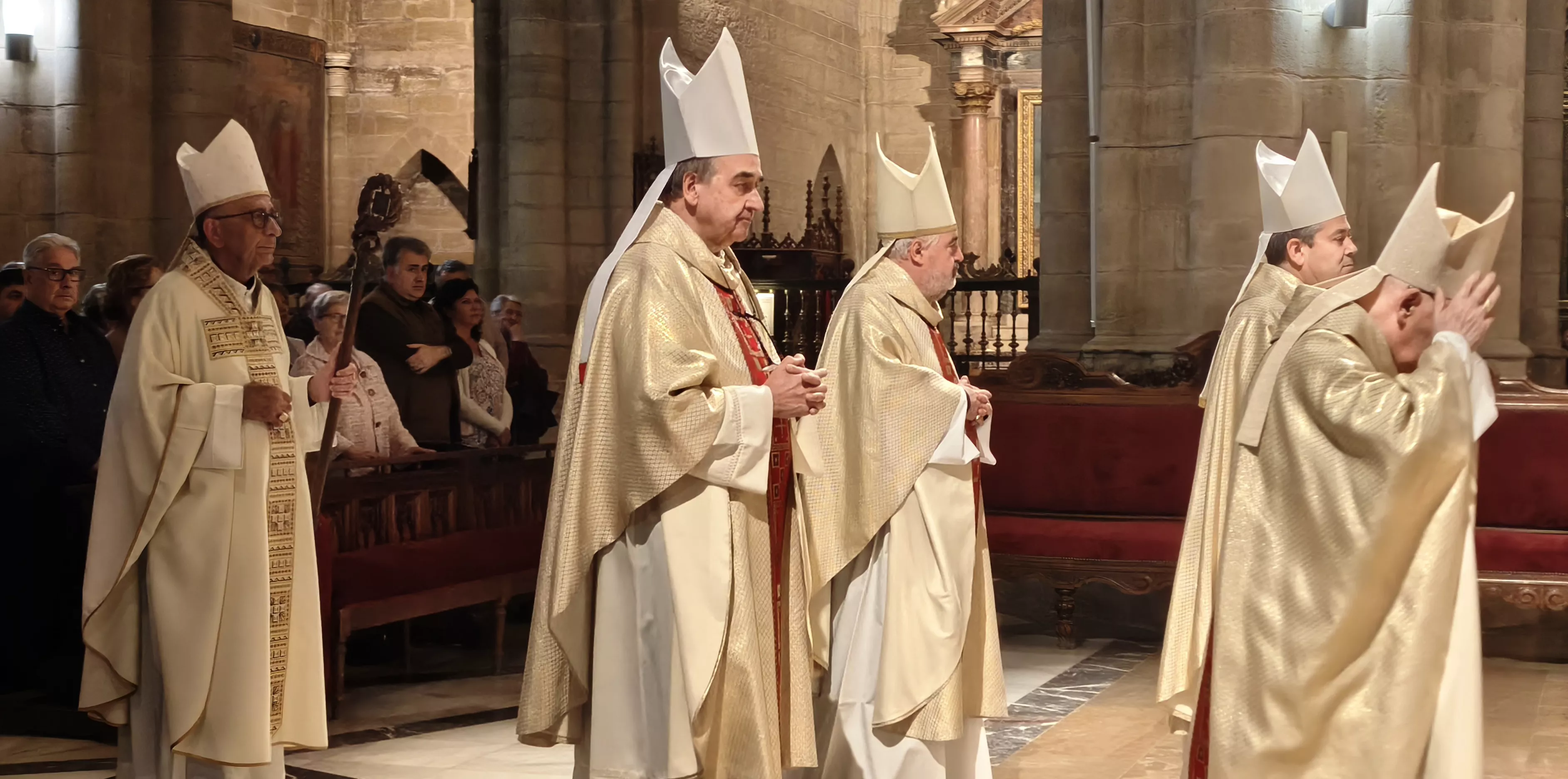 Eucaristía en sufragio por don Javier Osés en la Catedral de Huesca. Foto María José Sampietro Brosed