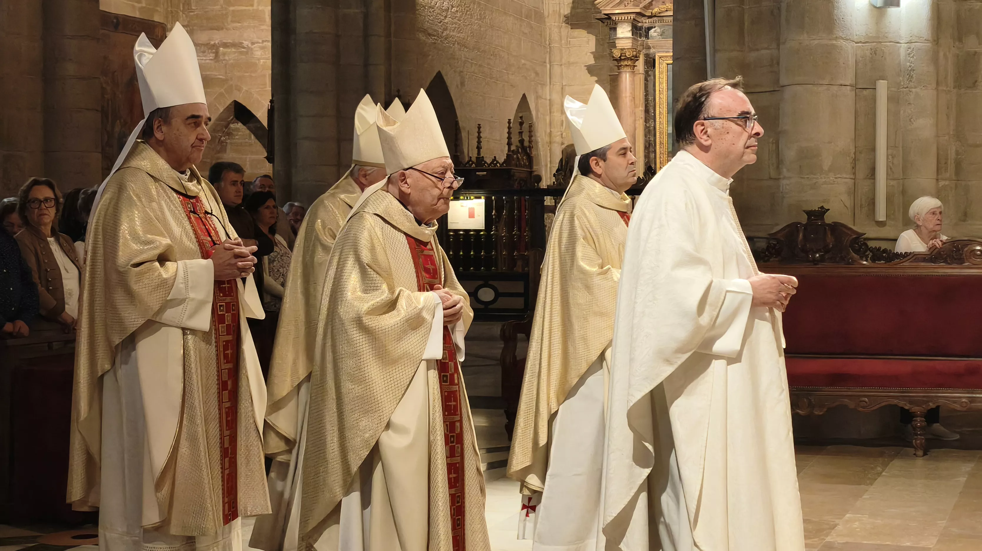 Eucaristía en sufragio por don Javier Osés en la Catedral de Huesca. Foto María José Sampietro Brosed