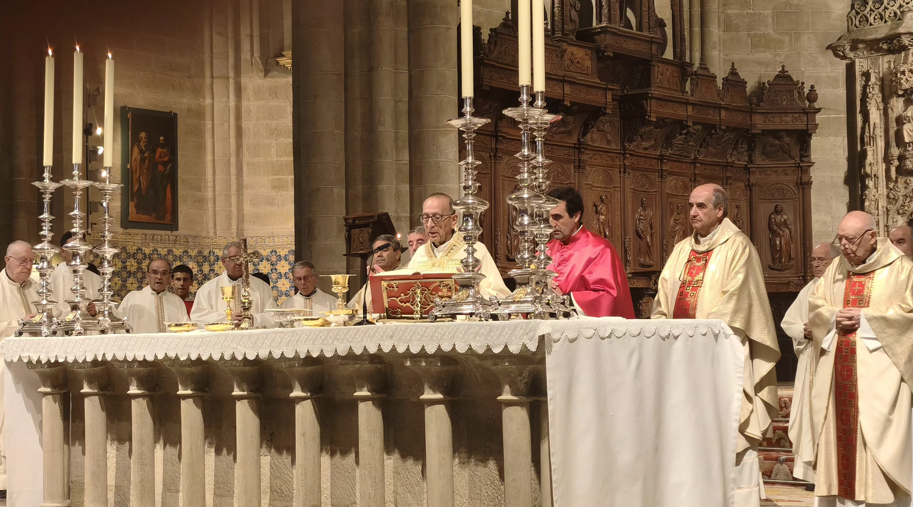 Eucaristía en sufragio por don Javier Osés en la Catedral de Huesca. Foto María José Sampietro Brosed