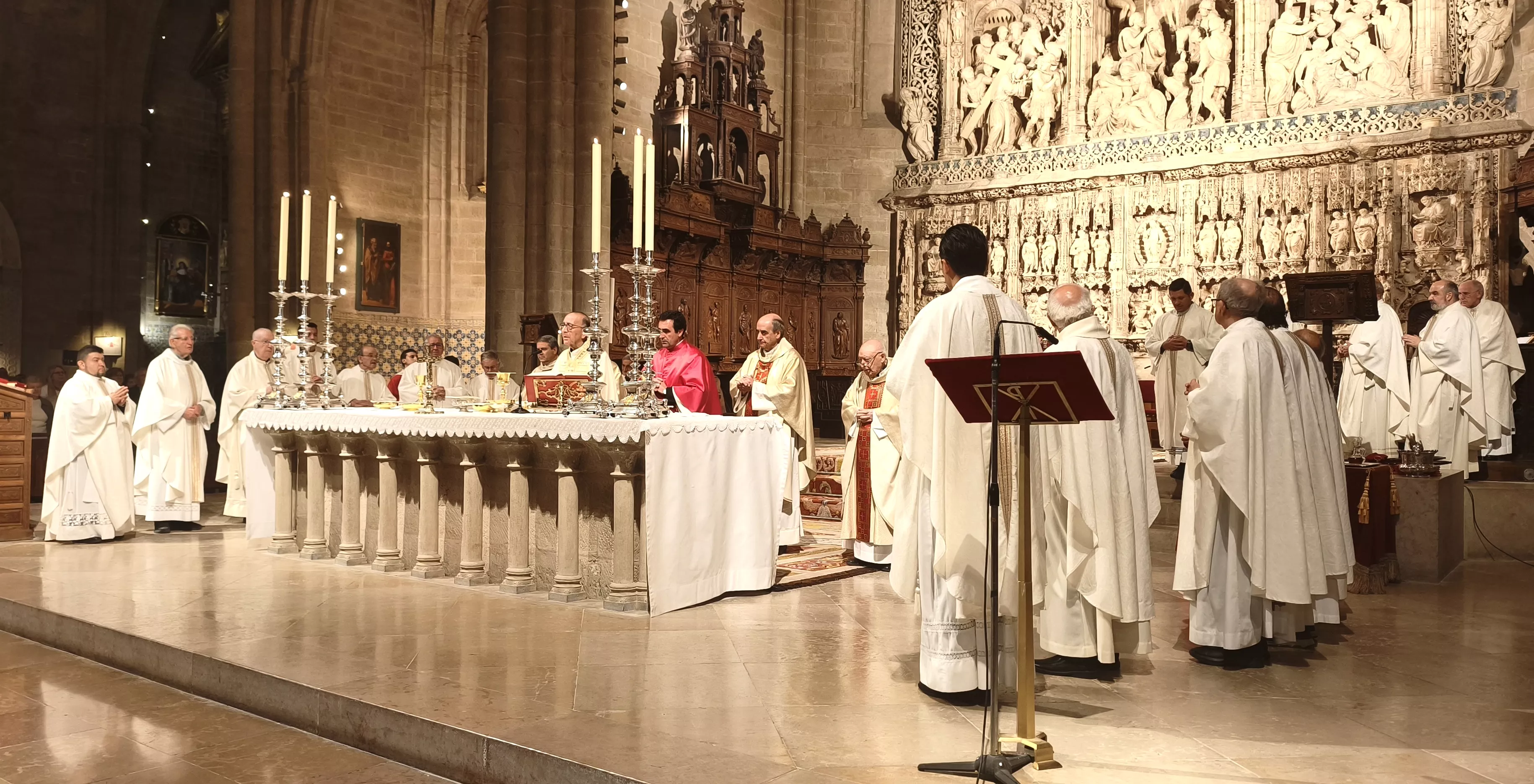 Eucaristía en sufragio por don Javier Osés en la Catedral de Huesca. Foto María José Sampietro Brosed