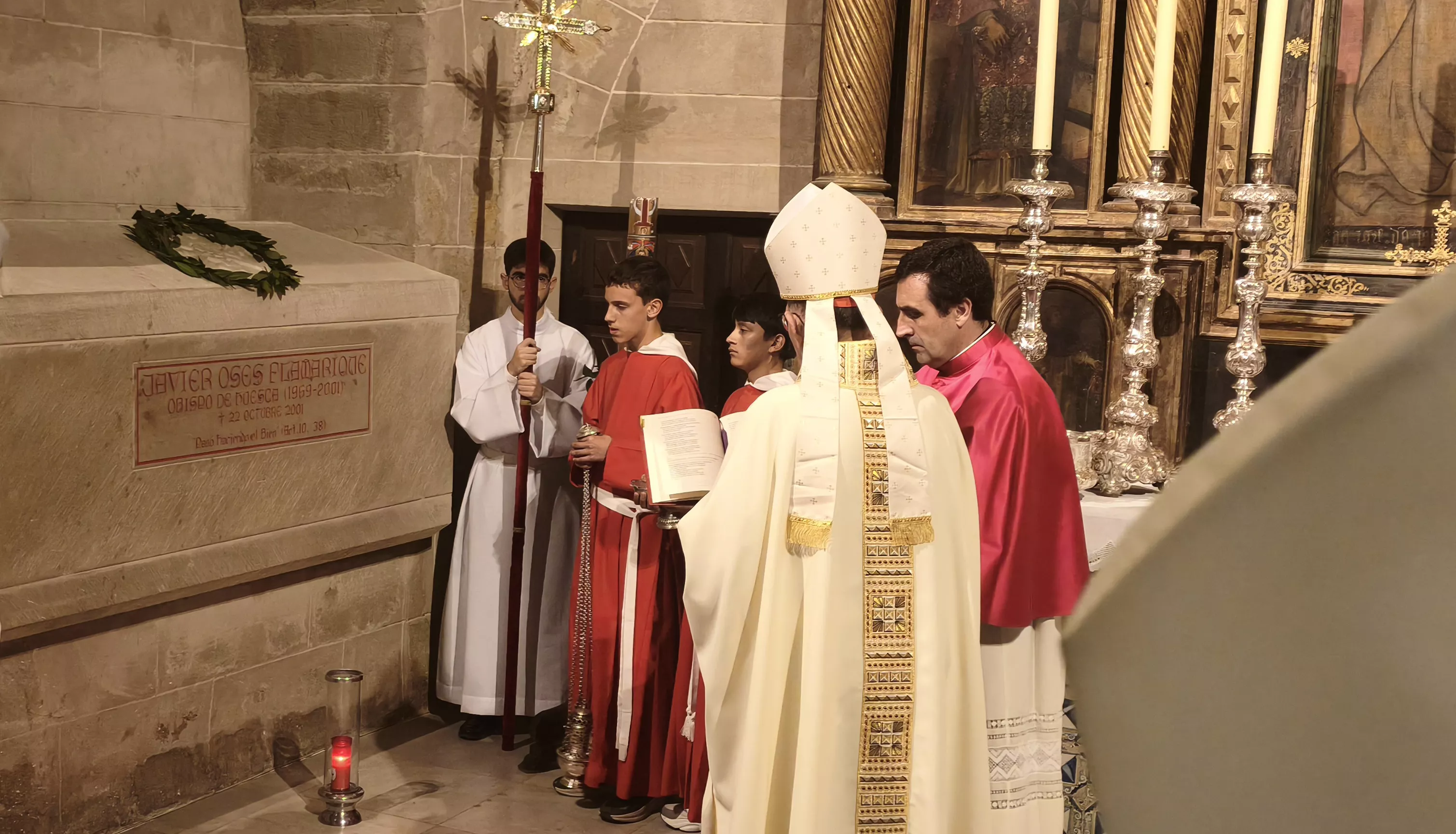 Eucaristía en sufragio por don Javier Osés en la Catedral de Huesca. Foto María José Sampietro Brosed
