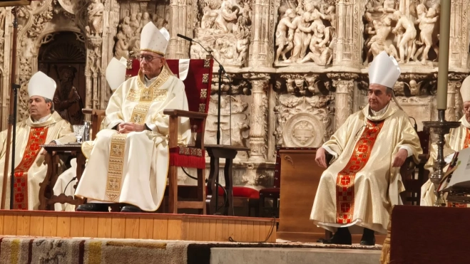 Cinco obispos han concelebrado la Eucaristía Cinco obispos han concelebrado la Eucaristía