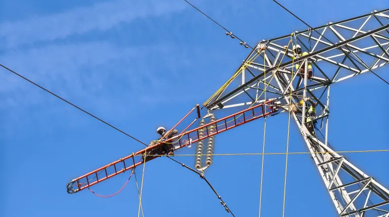 Red Eléctrica digitaliza la red de transporte que conecta las provincias de Huesca y Lérida