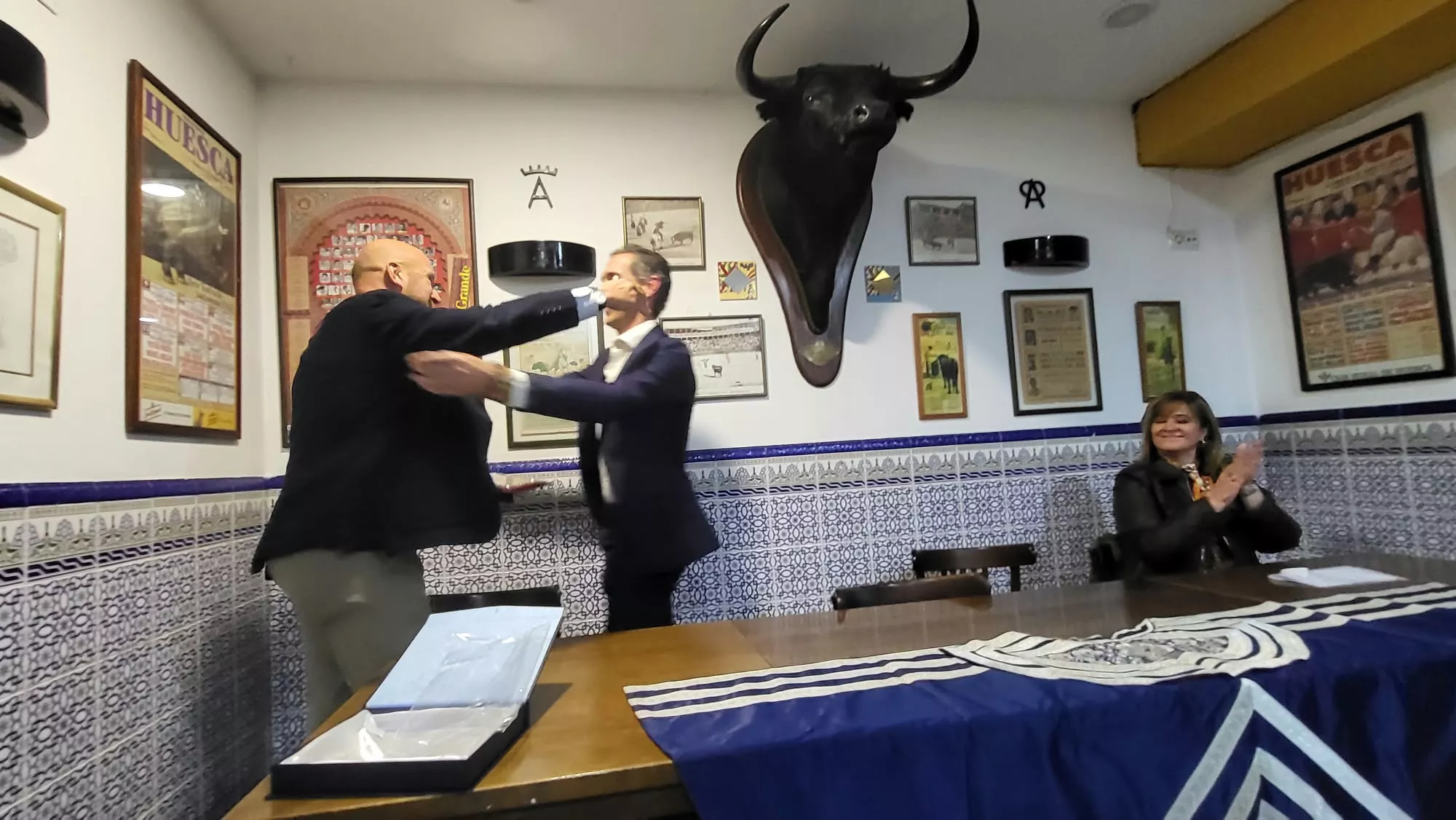 Homenaje de la Peña Taurina Oscense a Tomás Luna en el 25 aniversario de su alternativa