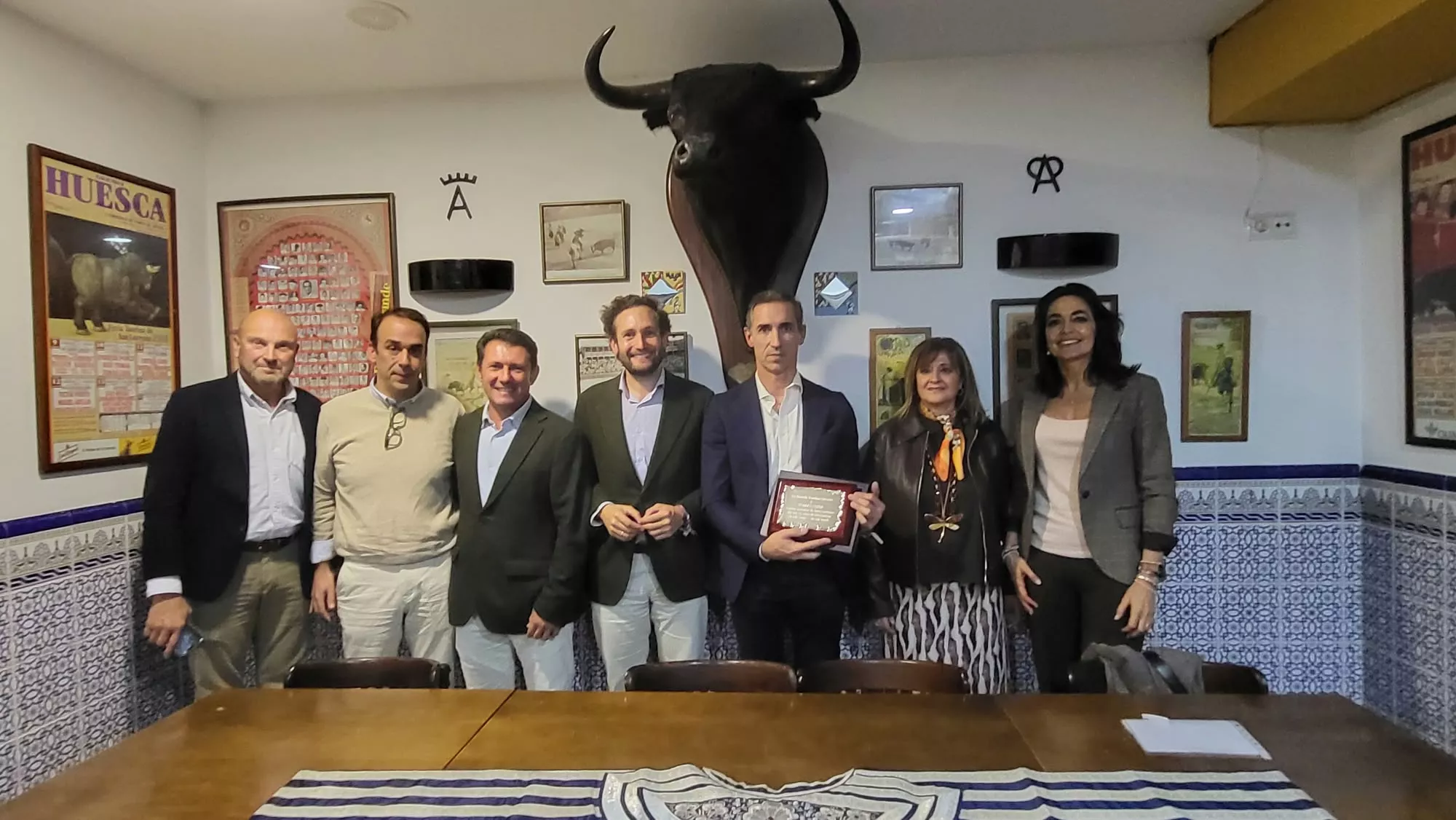 Homenaje de la Peña Taurina Oscense a Tomás Luna en el 25 aniversario de su alternativa