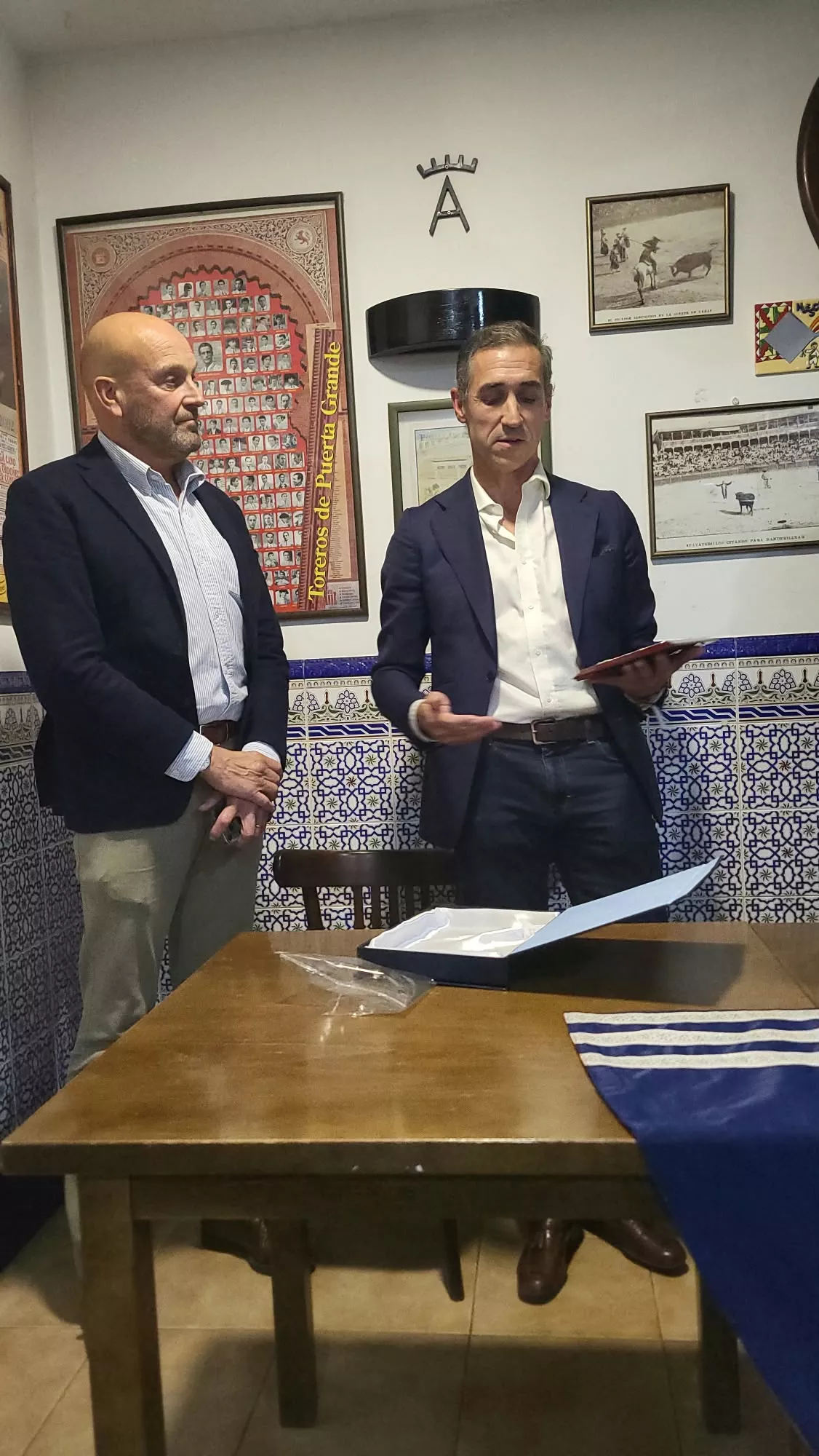 Homenaje de la Peña Taurina Oscense a Tomás Luna en el 25 aniversario de su alternativa
