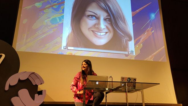 Ruth Falquina y su avatar. Foto Myriam Martínez Ruth Falquina y su avatar. Foto Myriam Martínez