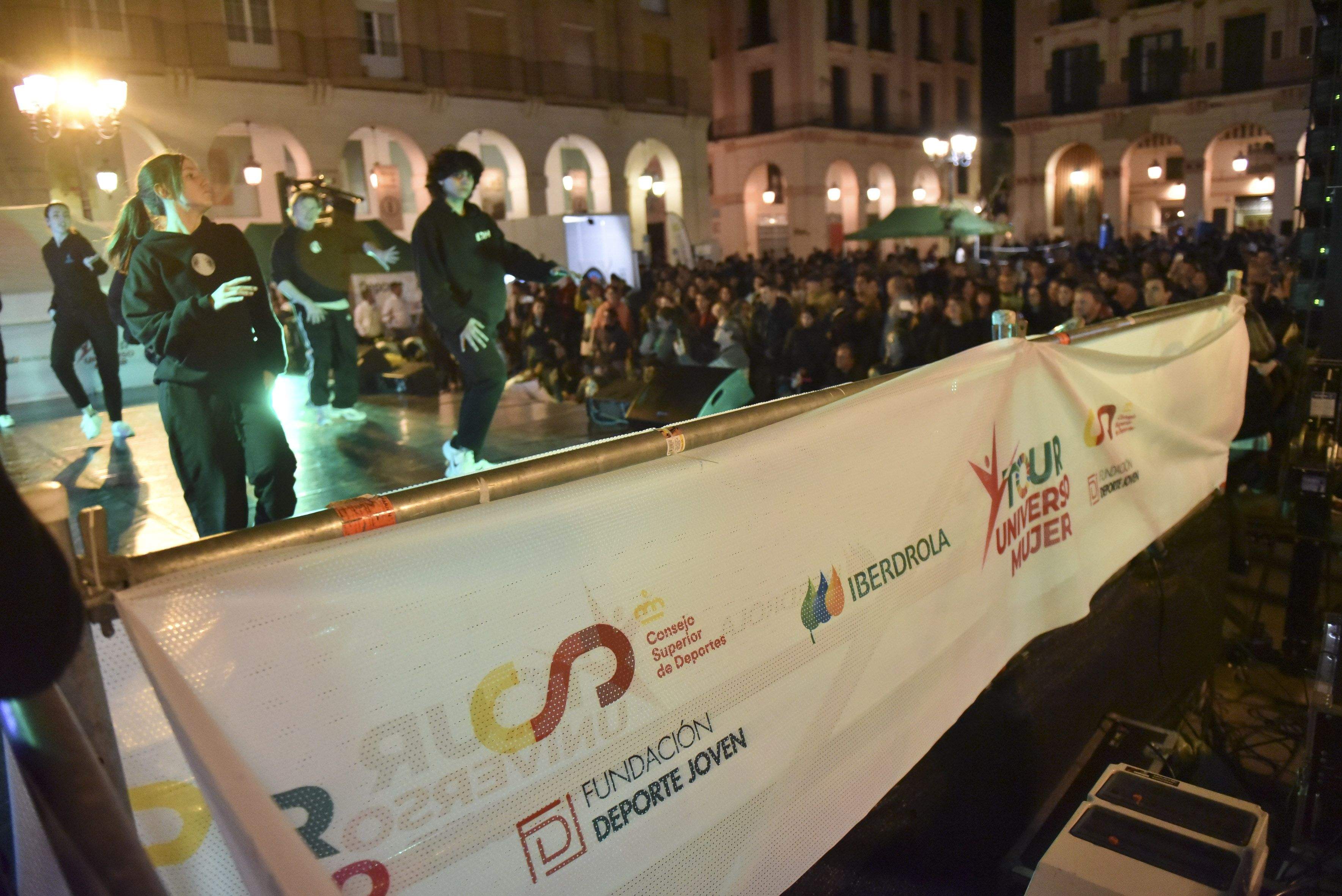 Tour Universo Mujer en Huesca. Foto Verónica Lacasa