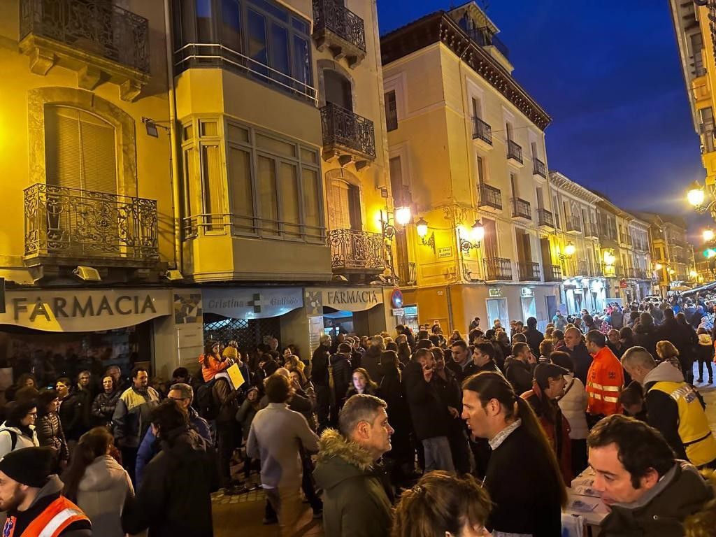 Más de doscientas personas se han manifestado en Jaca en apoyo de los TES
