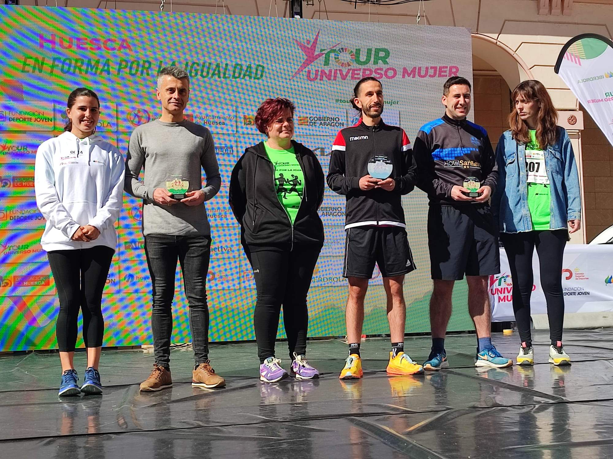Rico y Gimeno se imponen en la Marcha por la igualdad de Huesca. Foto M.A.B.