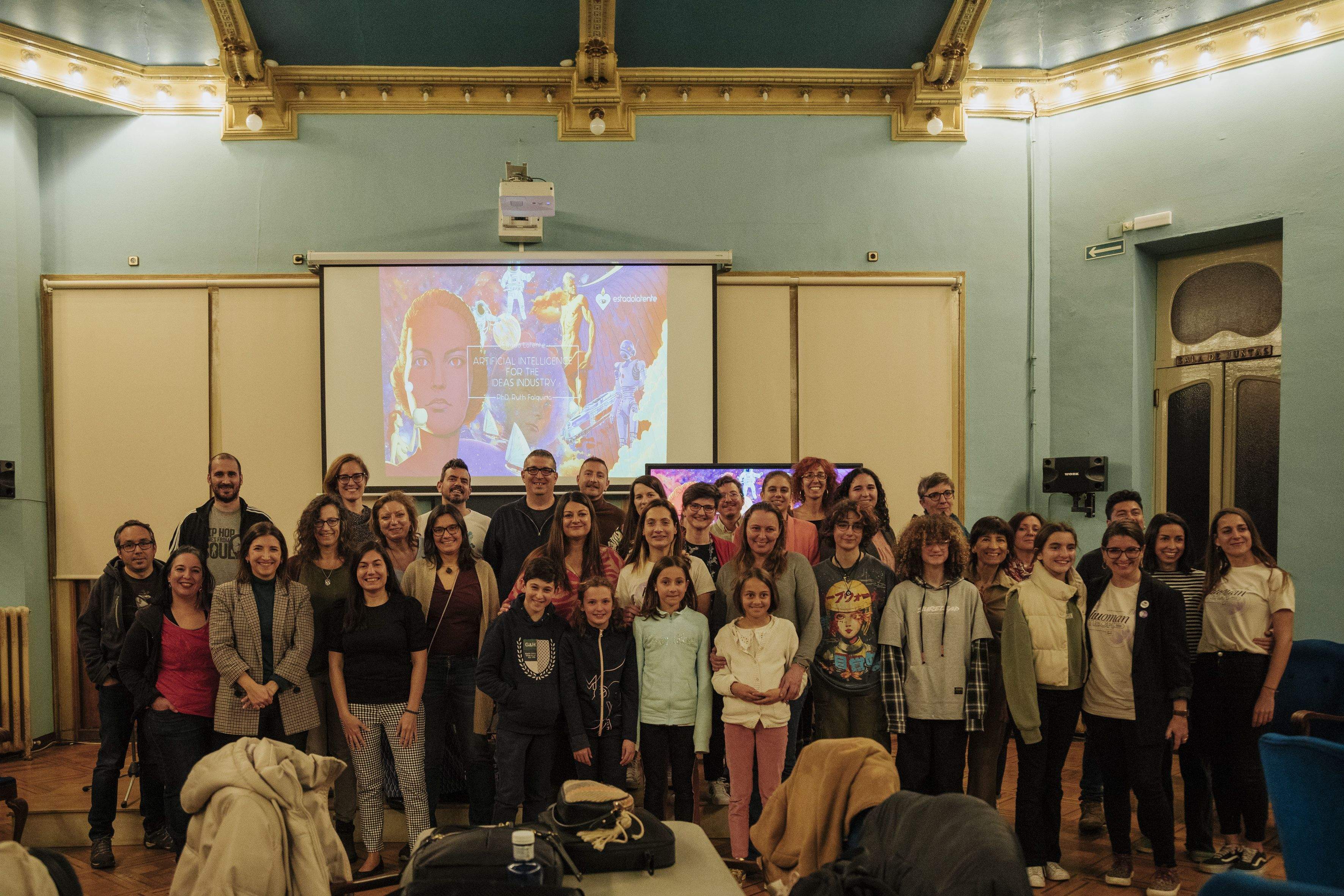 Asistentes al taller del viernes. Foto La Colmena Creativa