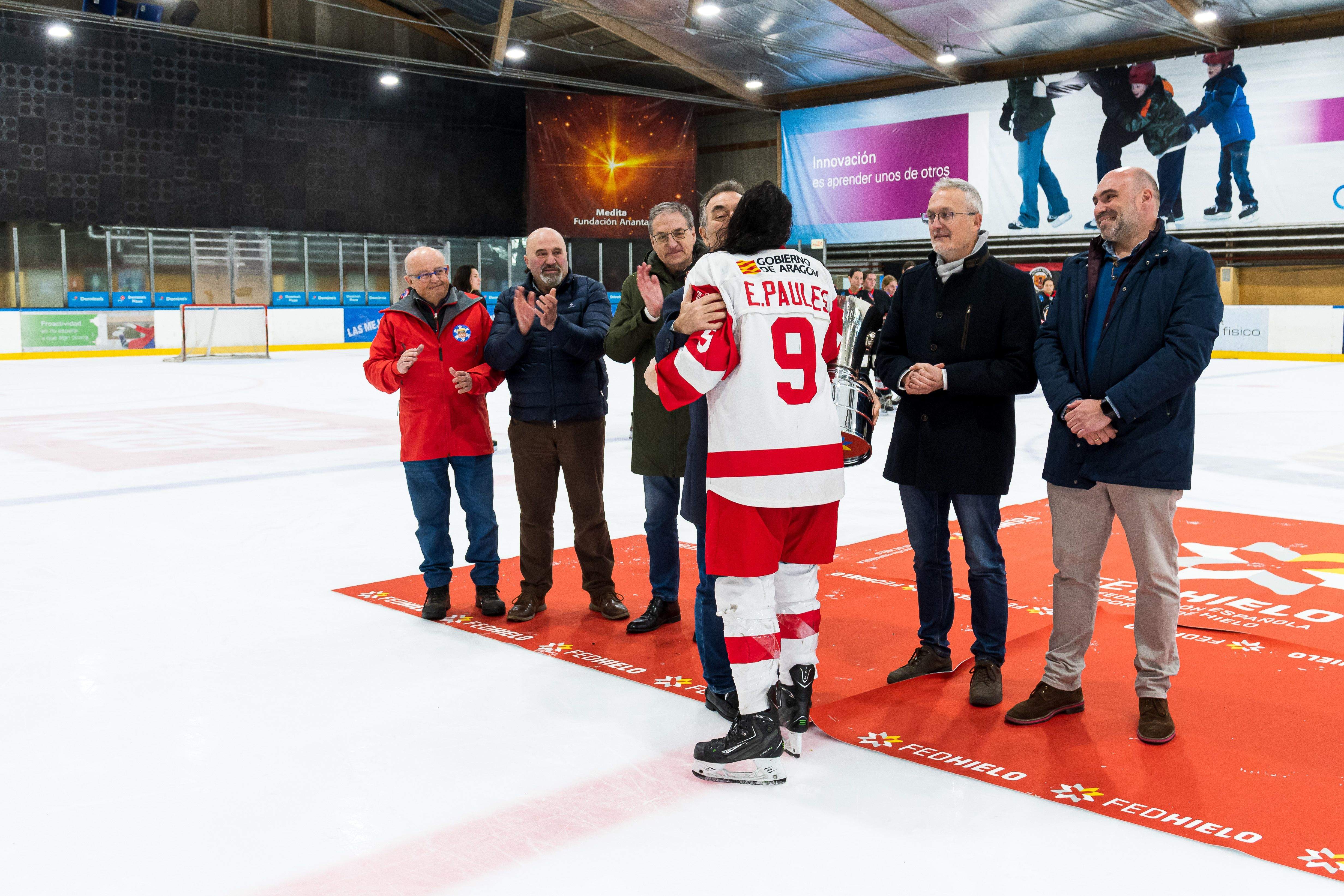 El CH Jaca femenino, campeón por primera vez en su historia