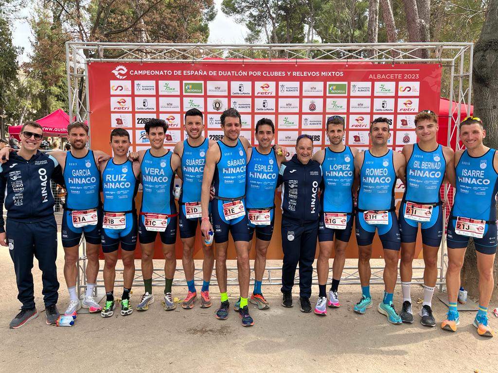 El equipo del Hinaco Club Ciclista Monzón en Albacete.