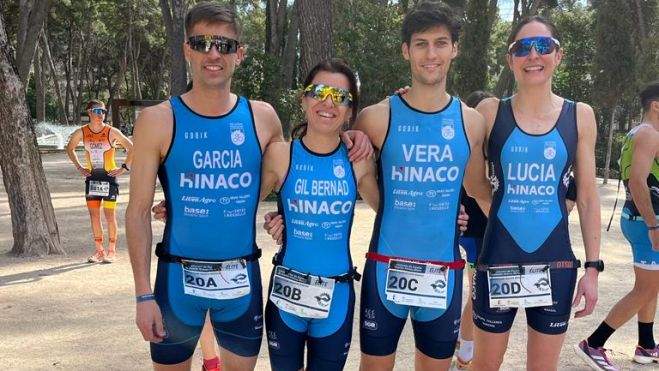 El equipo del relevo mixto que ha competido este domingo. El equipo del relevo mixto que ha competido este domingo.