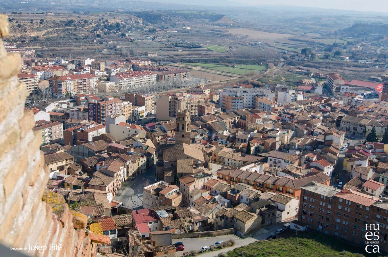 Un menor ha sido detenido en Monzón por asaltar a tres mujeres para robarles el bolso. Foto:  Josep Fité