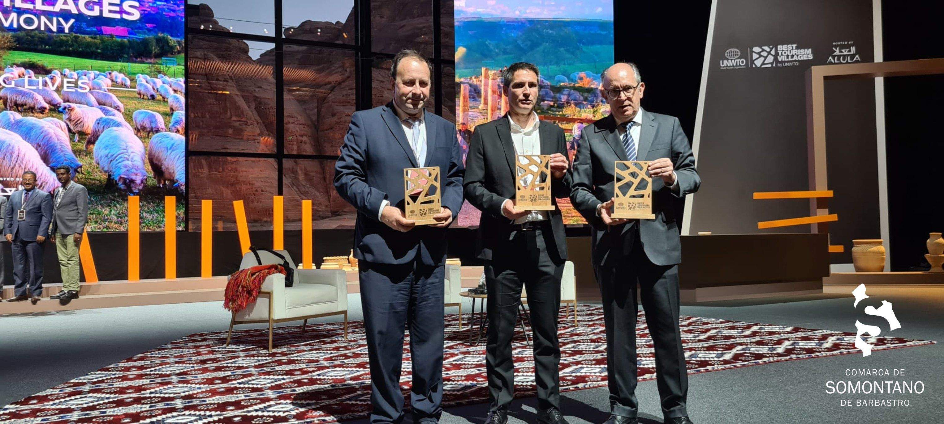 Entrega del premio a Alquézar como uno de los Mejores Pueblos Turísticos