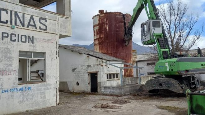 Trabajos que se realizan para desmantelar Inquinosa.