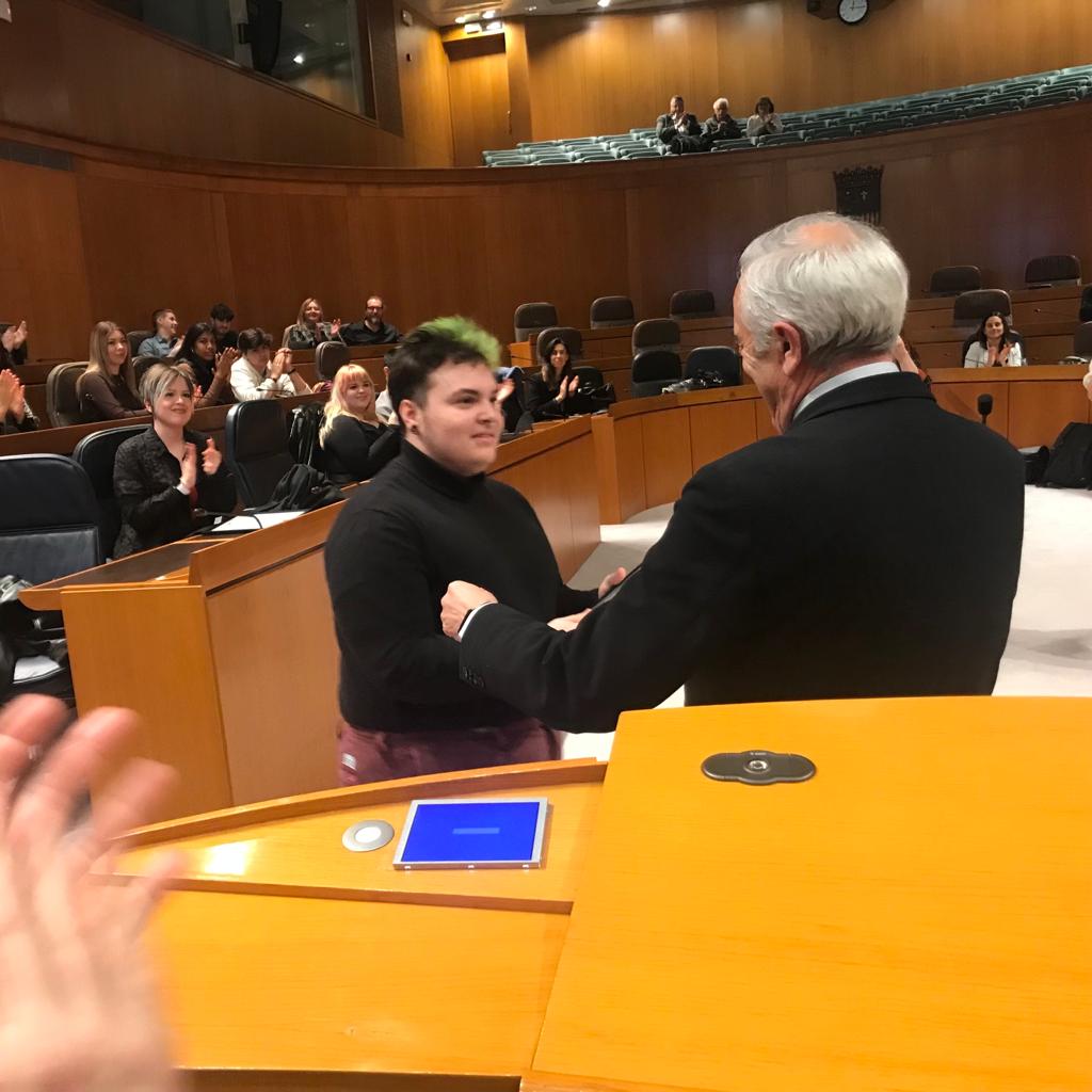  Yuu Cortés Maicas, recogiendo su premio