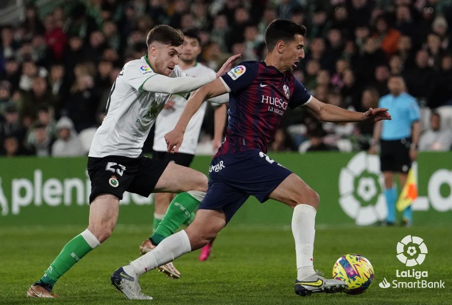 Juan Carlos, en el partido del Huesca ante el Racing donde se sumó el decimocuarto empate de la temporada. Foto: LaLiga