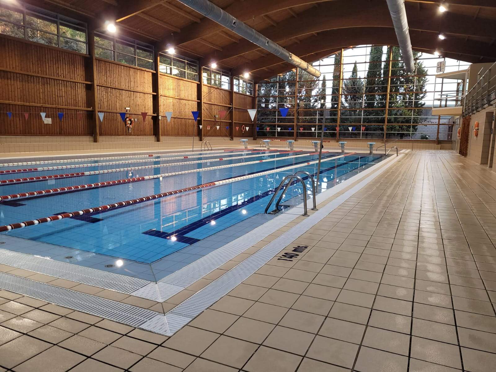 Piscina cubierta de Barbastro