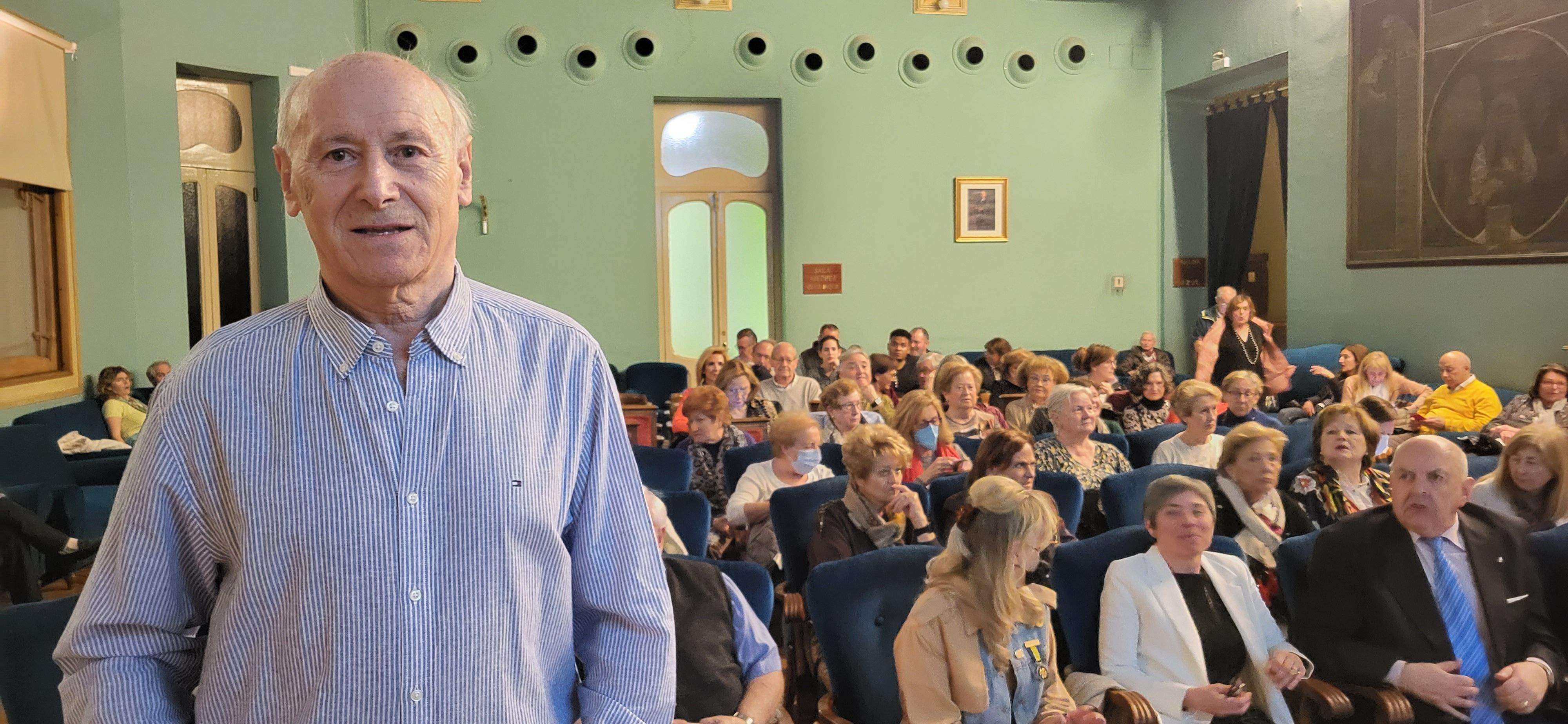 Miguel Ángel Santos Gastón, en durante una charla en el Salón Azul del Casino de Huesca. Foto Myriam Martínez