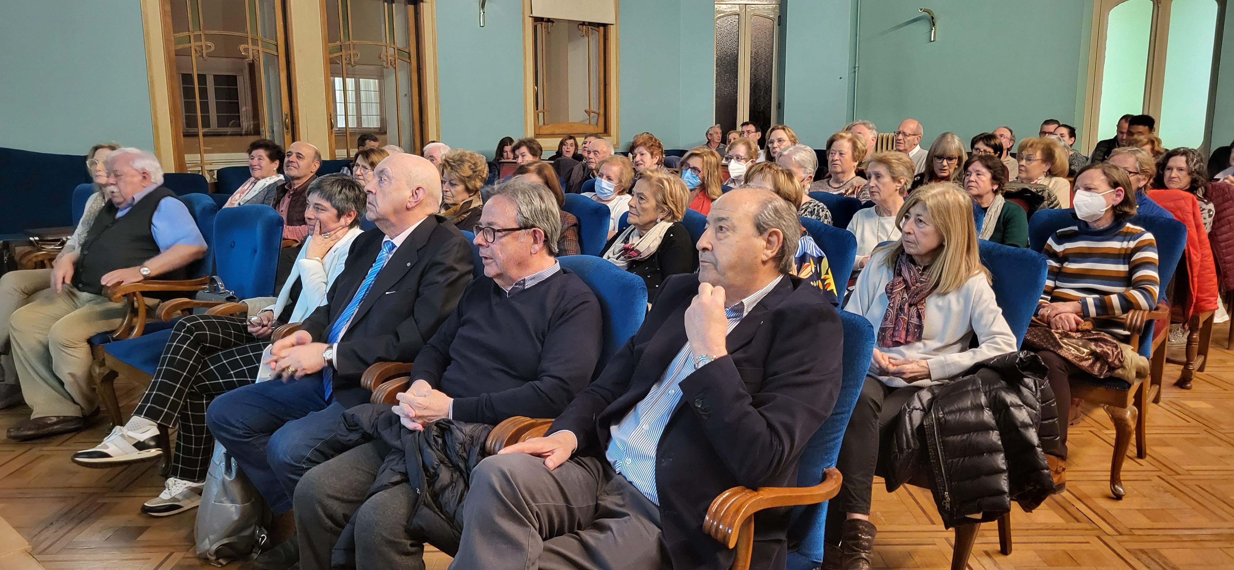 Asistentes a la charla de Miguel Ángel Santos Santos Gastón. 