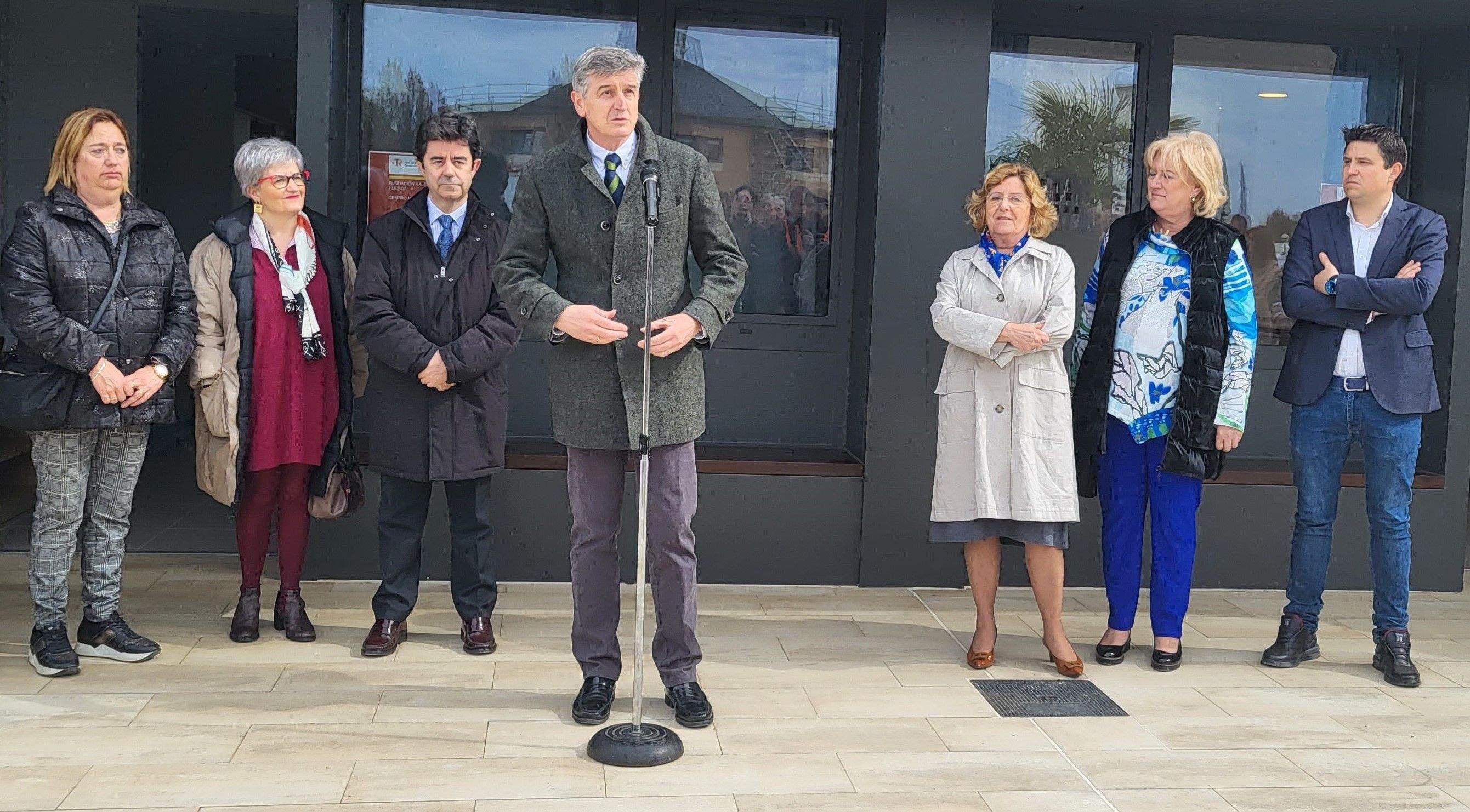 Valentia inaugura sus nuevas viviendas de Huesca. Foto Myriam Martínez 