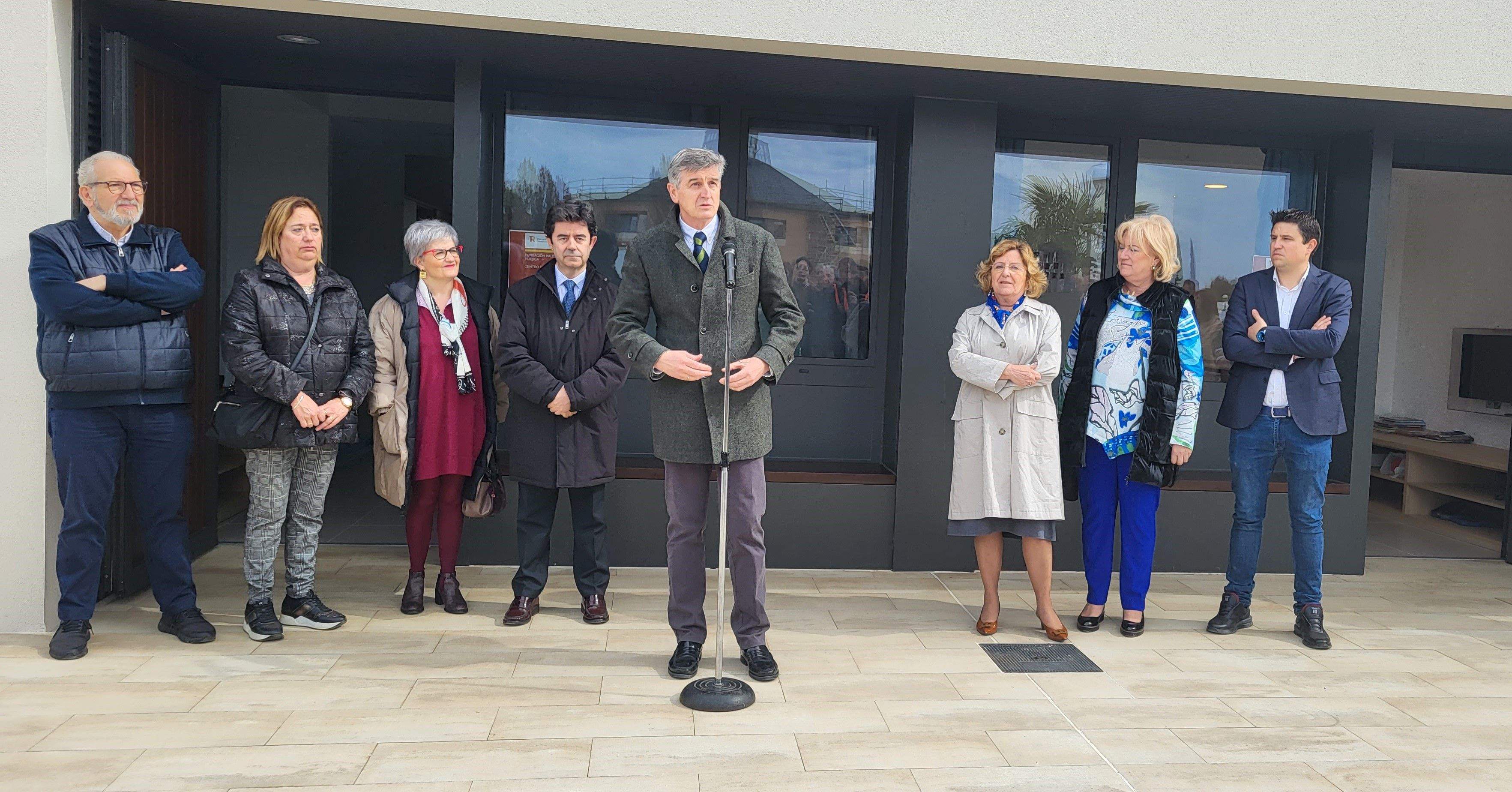 Valentia inaugura sus nuevas viviendas de Huesca. Foto Myriam Martínez 
