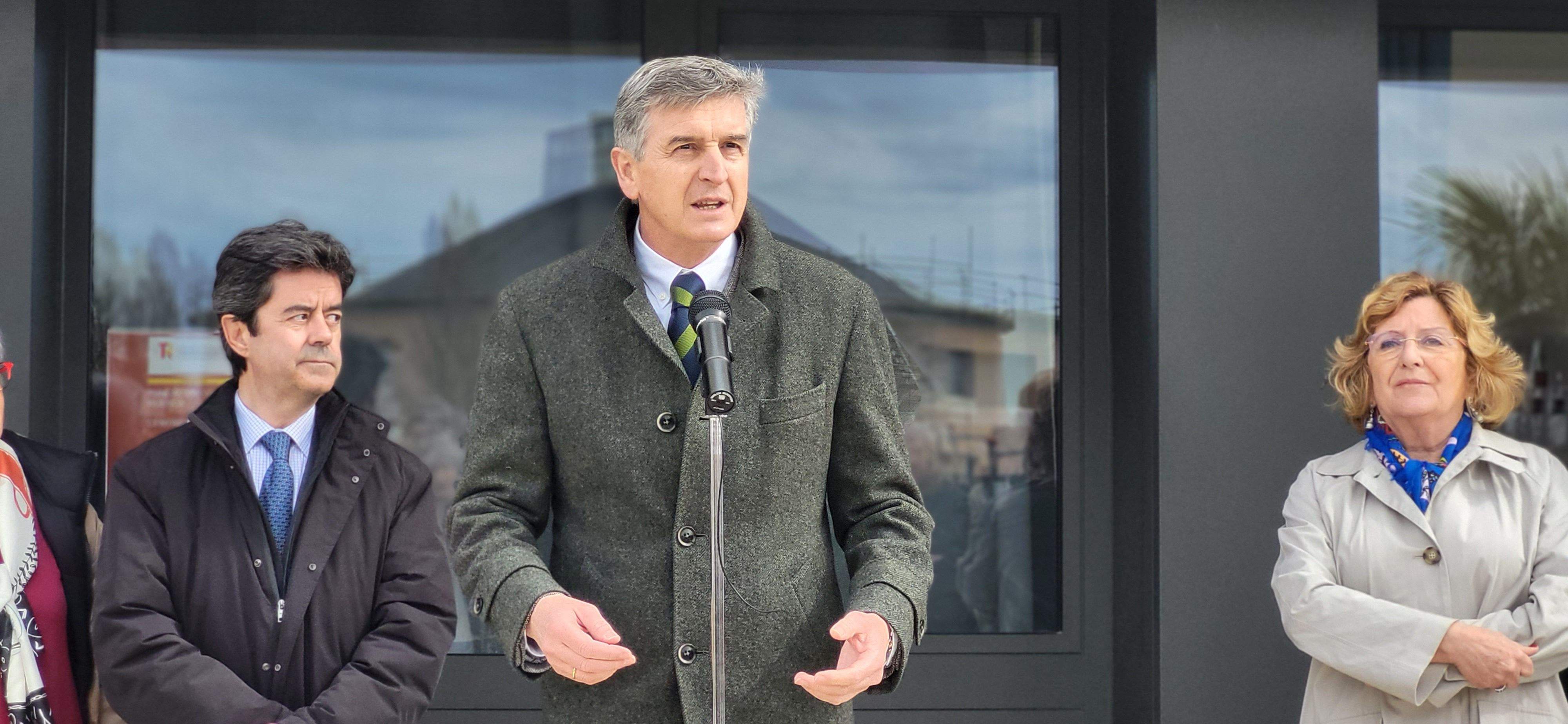 Valentia inaugura sus nuevas viviendas de Huesca. Foto Myriam Martínez 