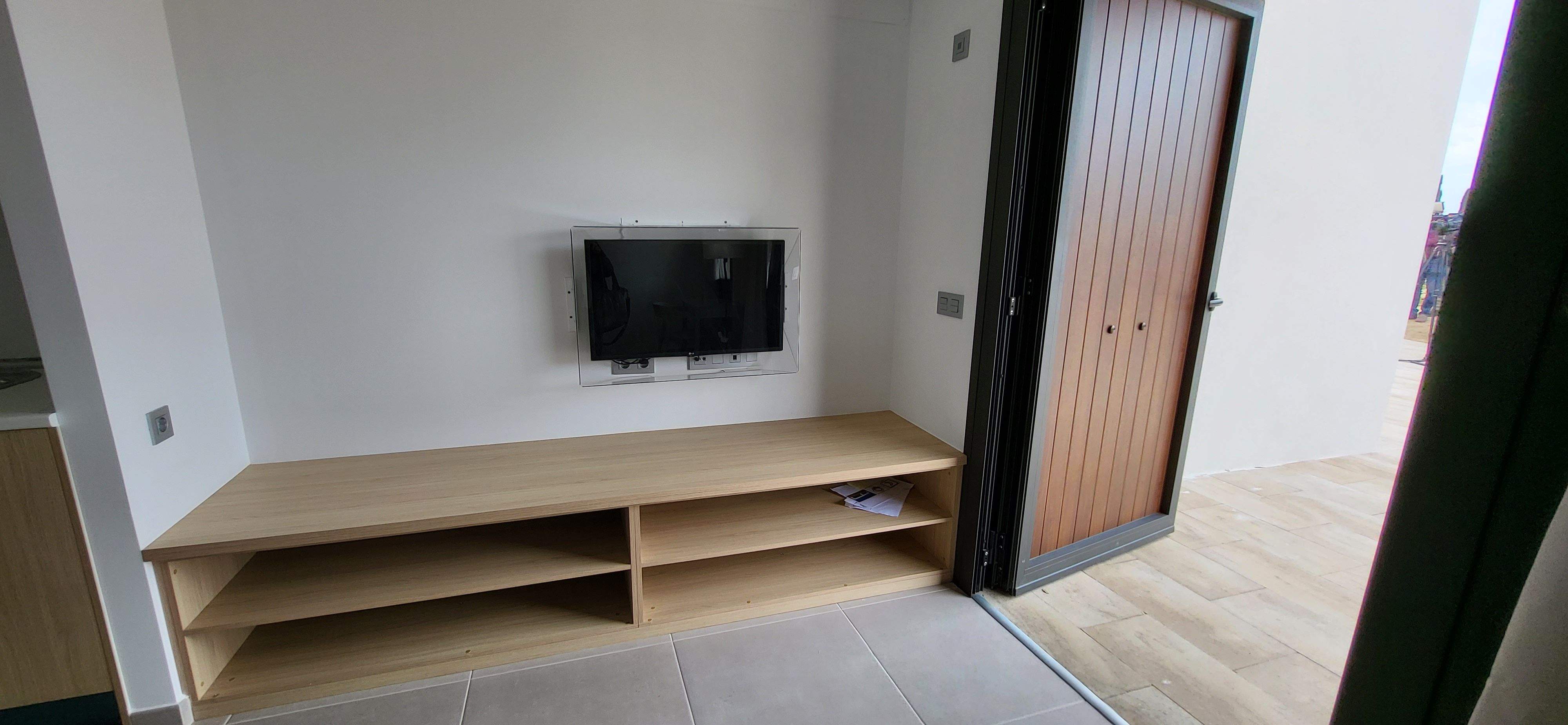 Valentia inaugura sus nuevas viviendas de Huesca. Foto Myriam Martínez 