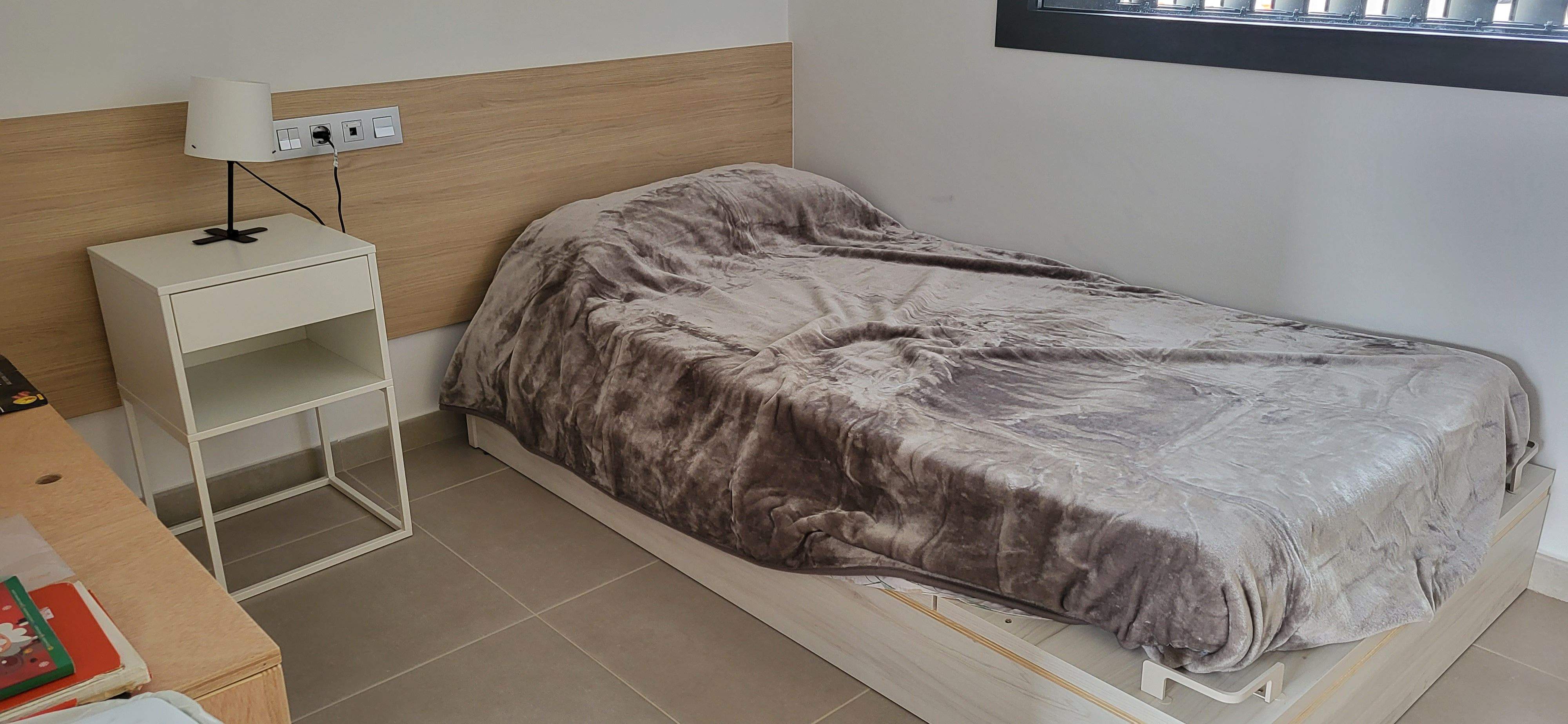 Valentia inaugura sus nuevas viviendas de Huesca. Foto Myriam Martínez 