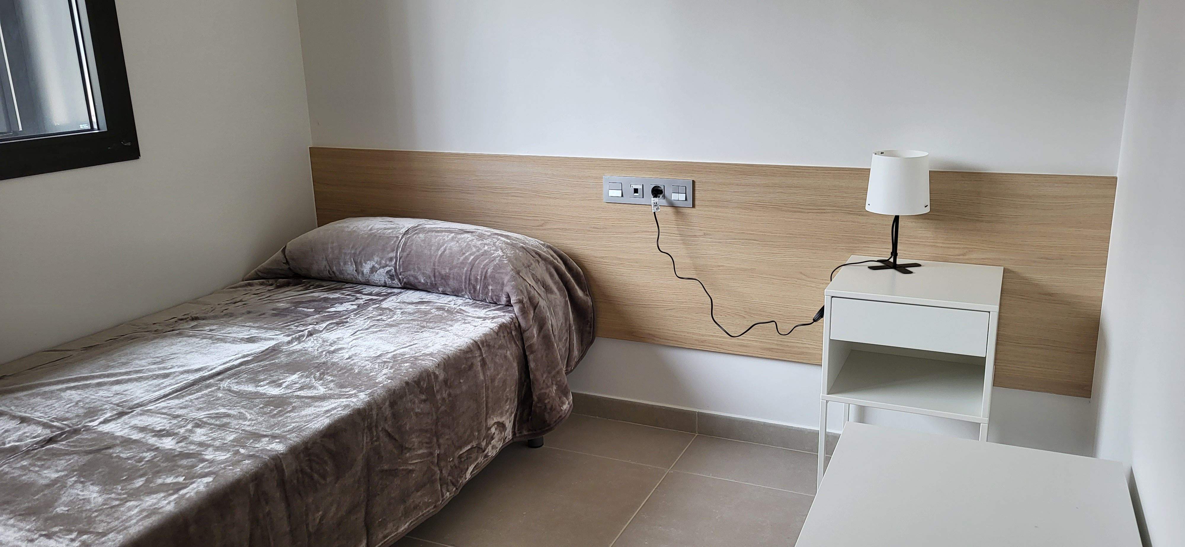 Valentia inaugura sus nuevas viviendas de Huesca. Foto Myriam Martínez 