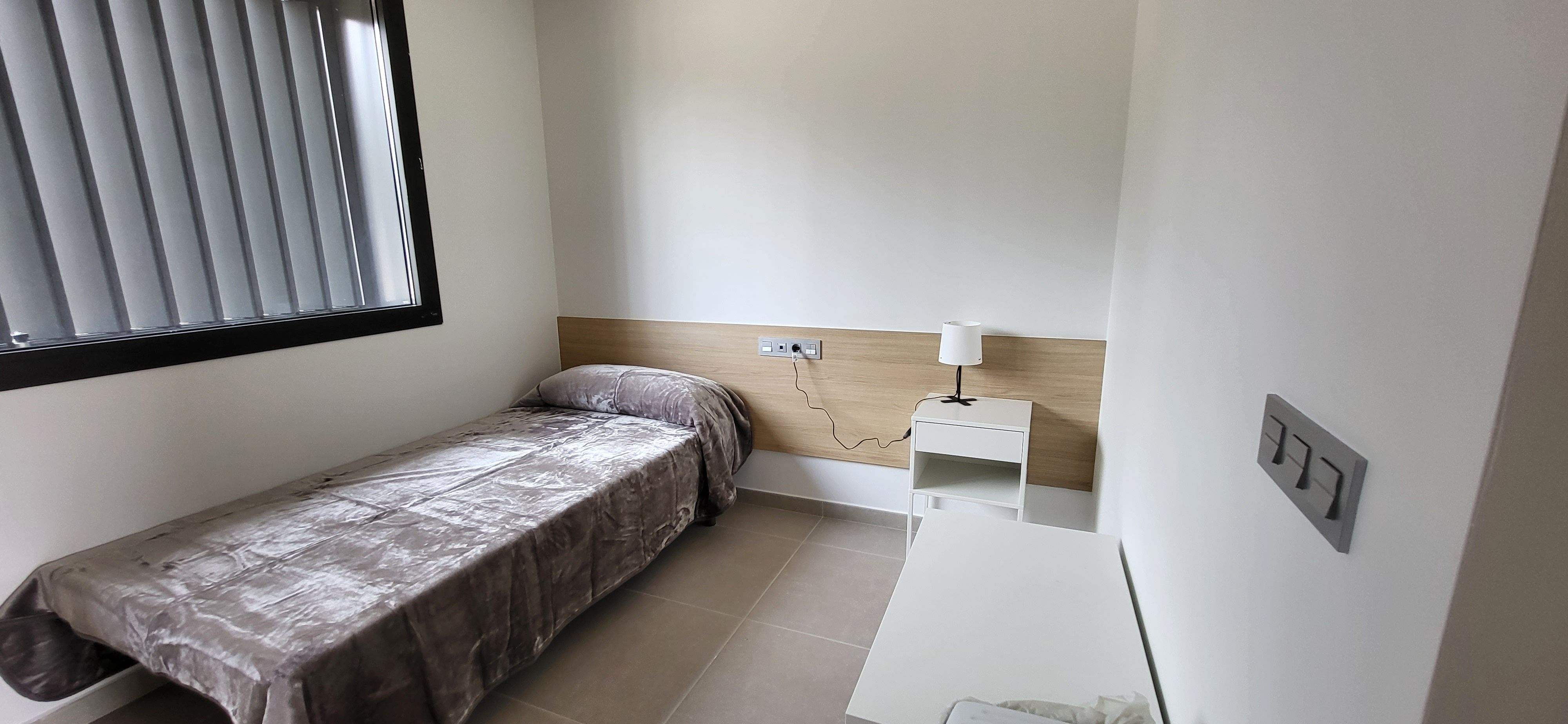 Valentia inaugura sus nuevas viviendas de Huesca. Foto Myriam Martínez 