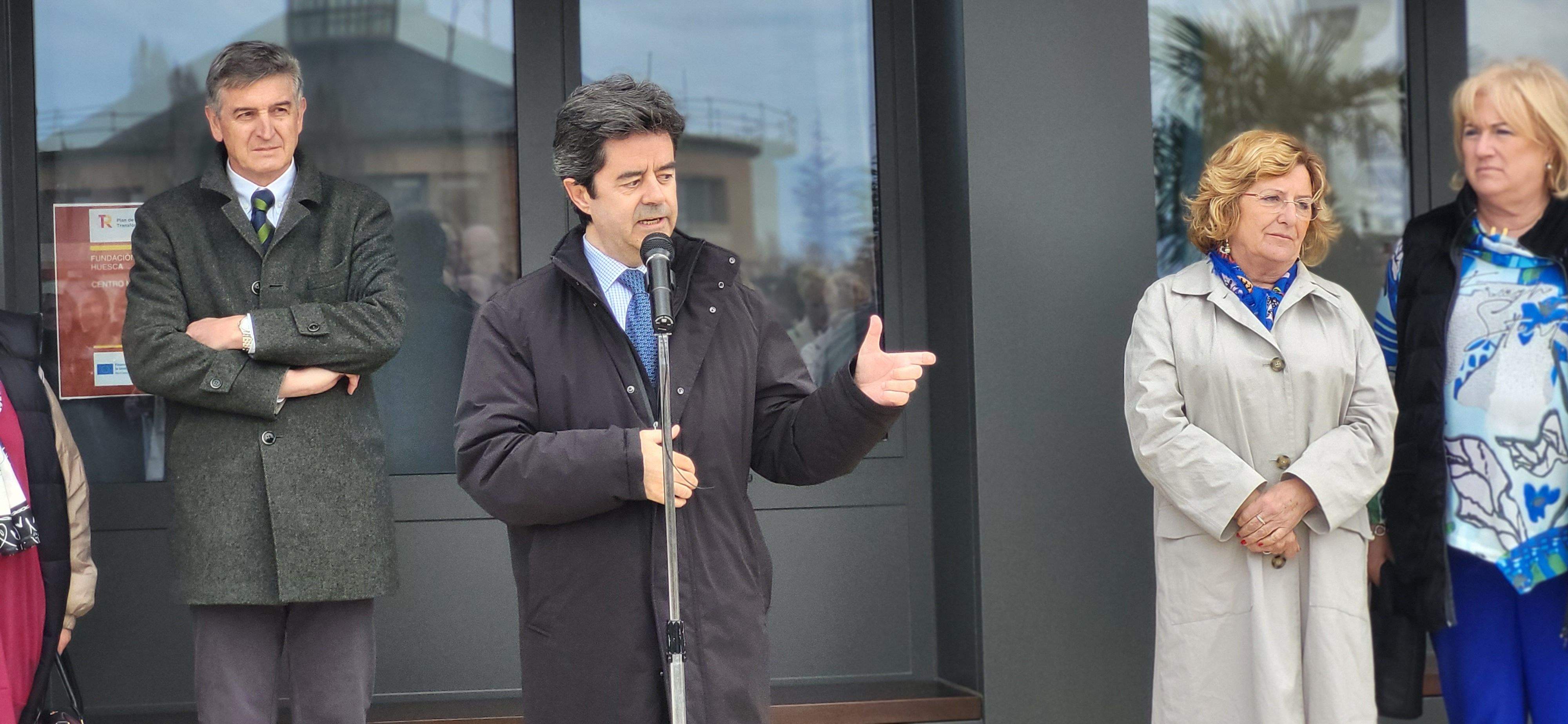 Valentia inaugura sus nuevas viviendas de Huesca. Foto Myriam Martínez 