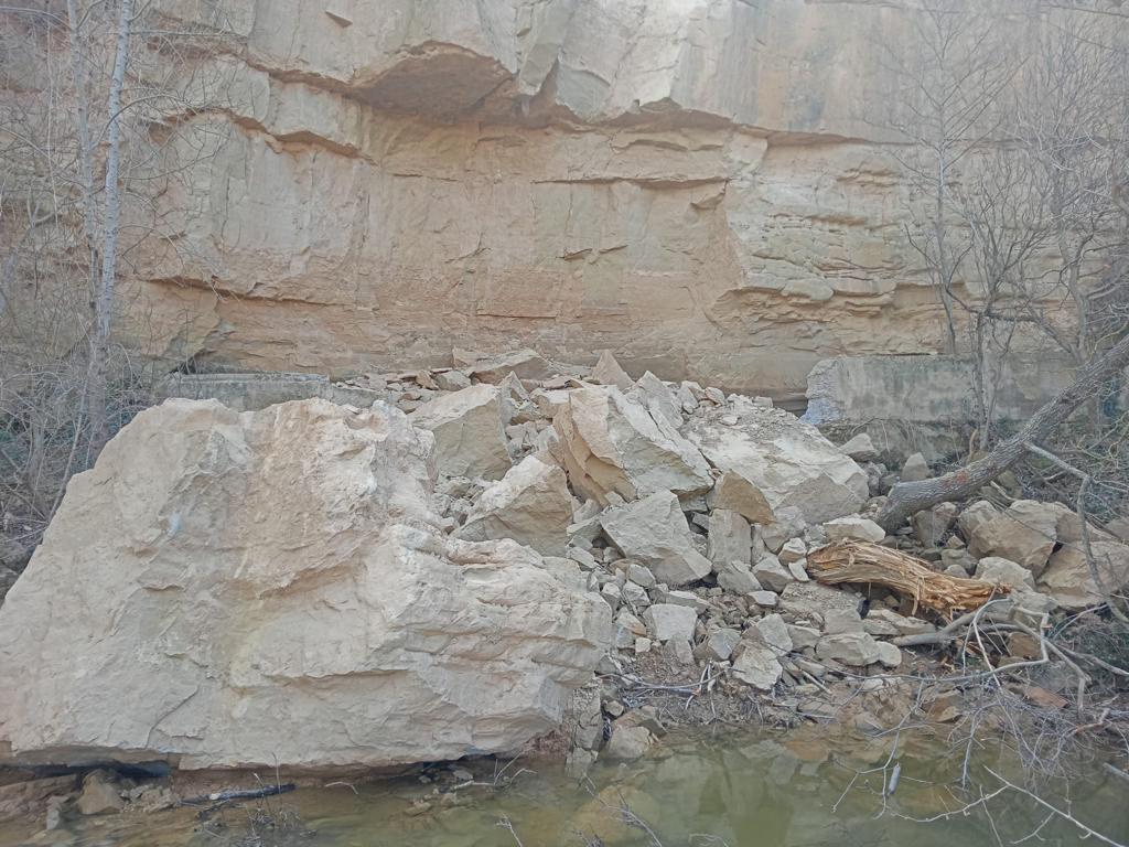Desprendimiento en el azud de los Puentes del Rey de Sariñena