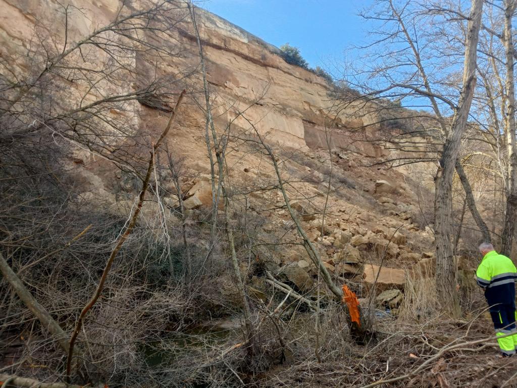Desprendimiento en el azud de los Puentes del Rey de Sariñena