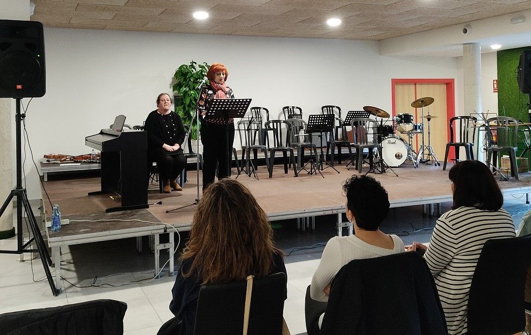 Felisa García, primera directora de la escuela.