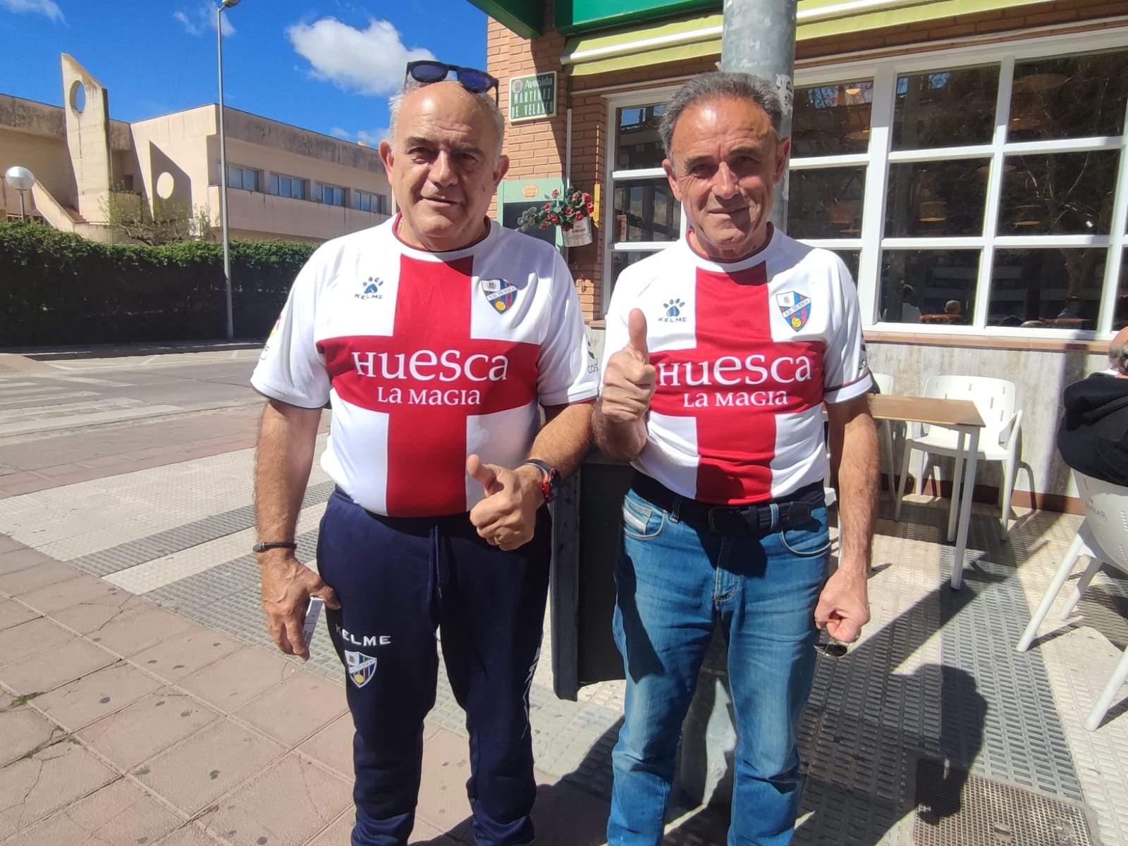 Fénomenos oscenses y As de Corazones Armada Blanquilla. Foto Miguel Ángel Blasco