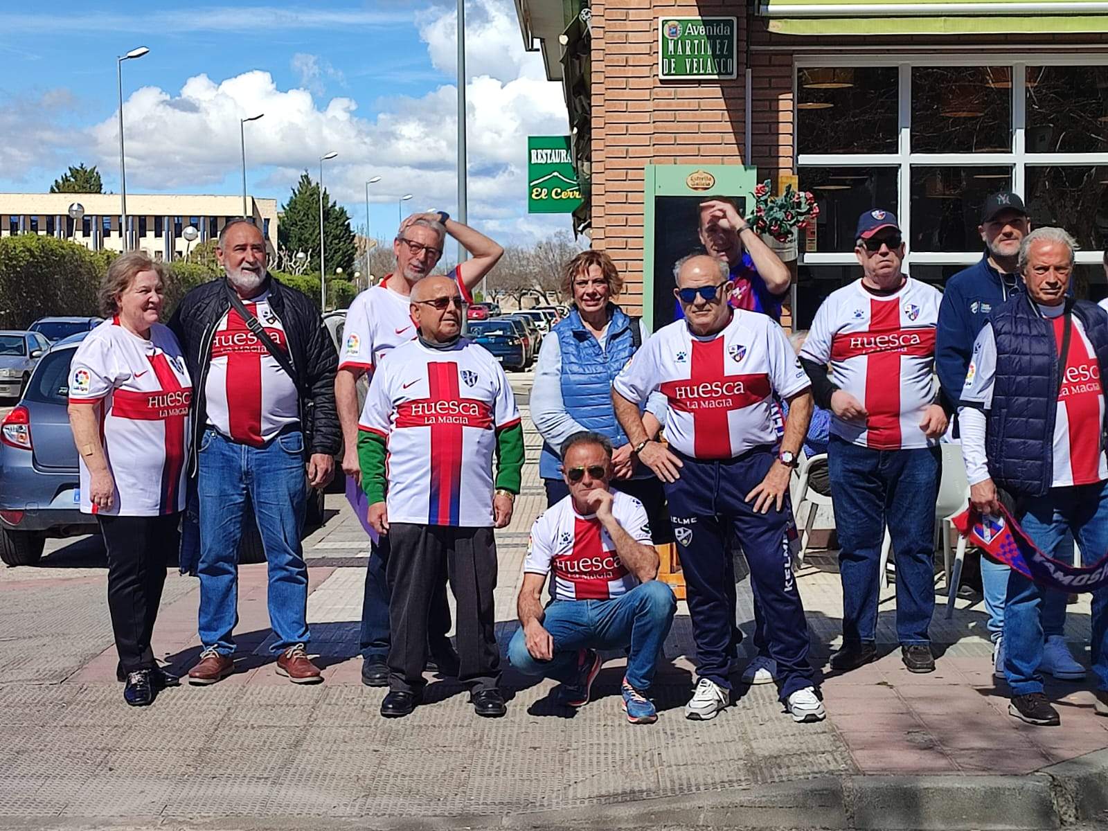 Fénomenos oscenses y As de Corazones Armada Blanquilla. Foto Miguel Ángel Blasco 