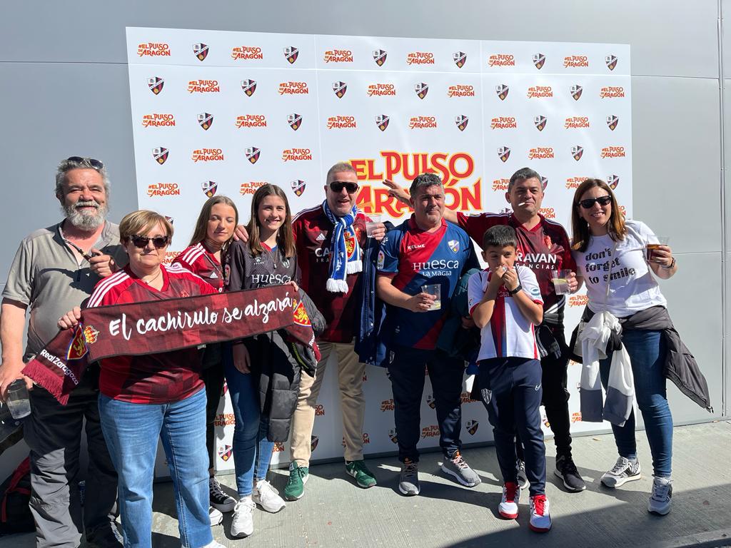 Photocall en El Alcoraz, todos a disfrutar del derbi