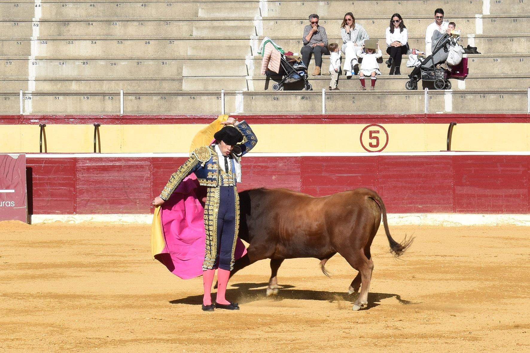 Novillada en Huesca. Foto Carlos Jalle 