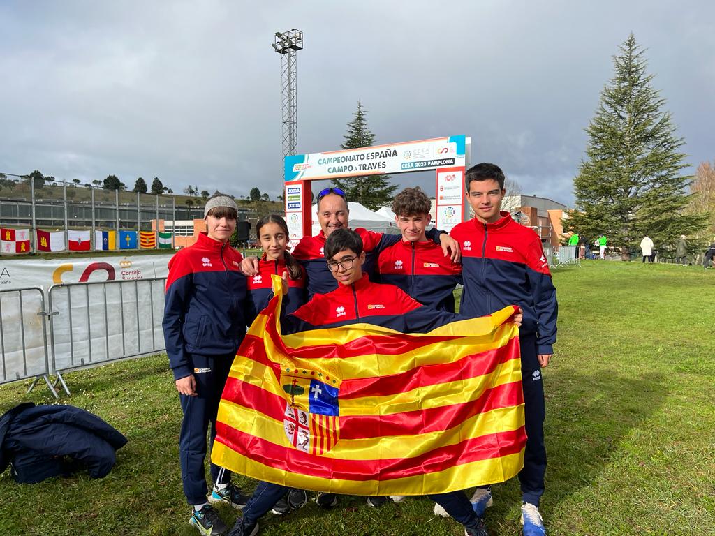 Cinco atletas altoaragoneses con Phondy como entrenador en el Campeonato de España de Federaciones Sub-16 y Sub-18