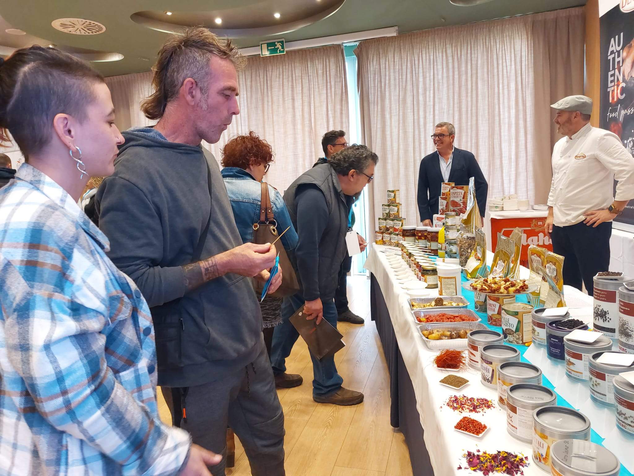 Feria con Mucho Gusto en el Abba de Distribuciones Blasco