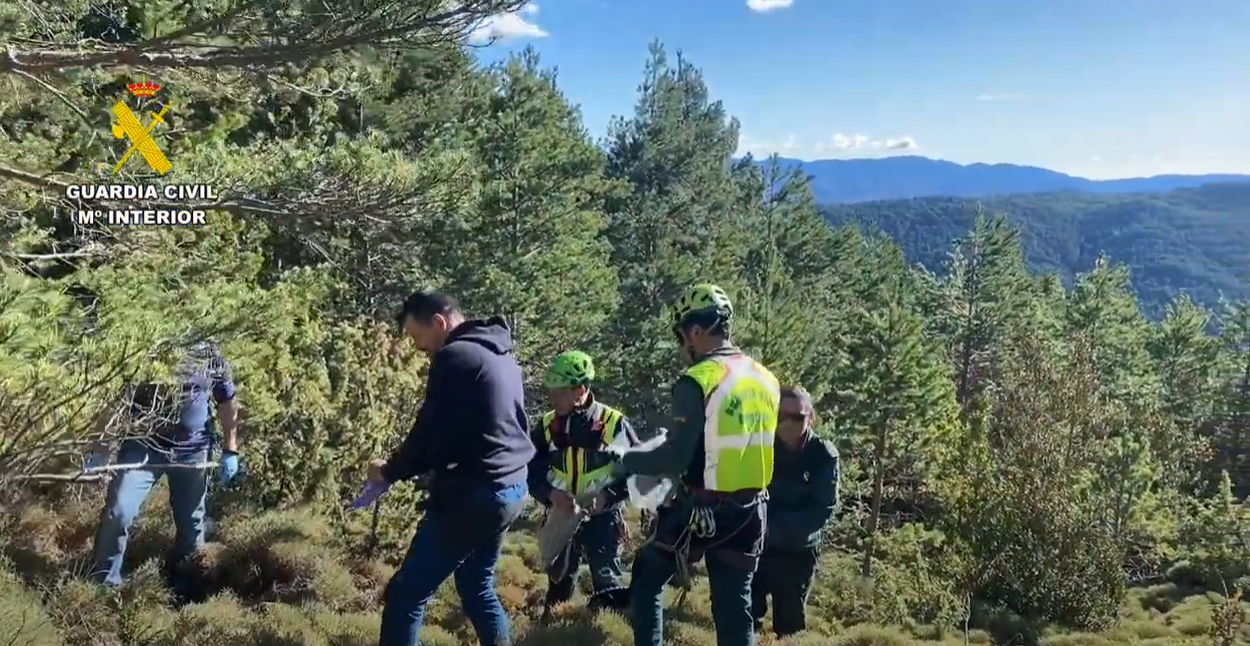 La Guardia Civil recupera un cadáver hallado en la peña Oroel de Jaca
