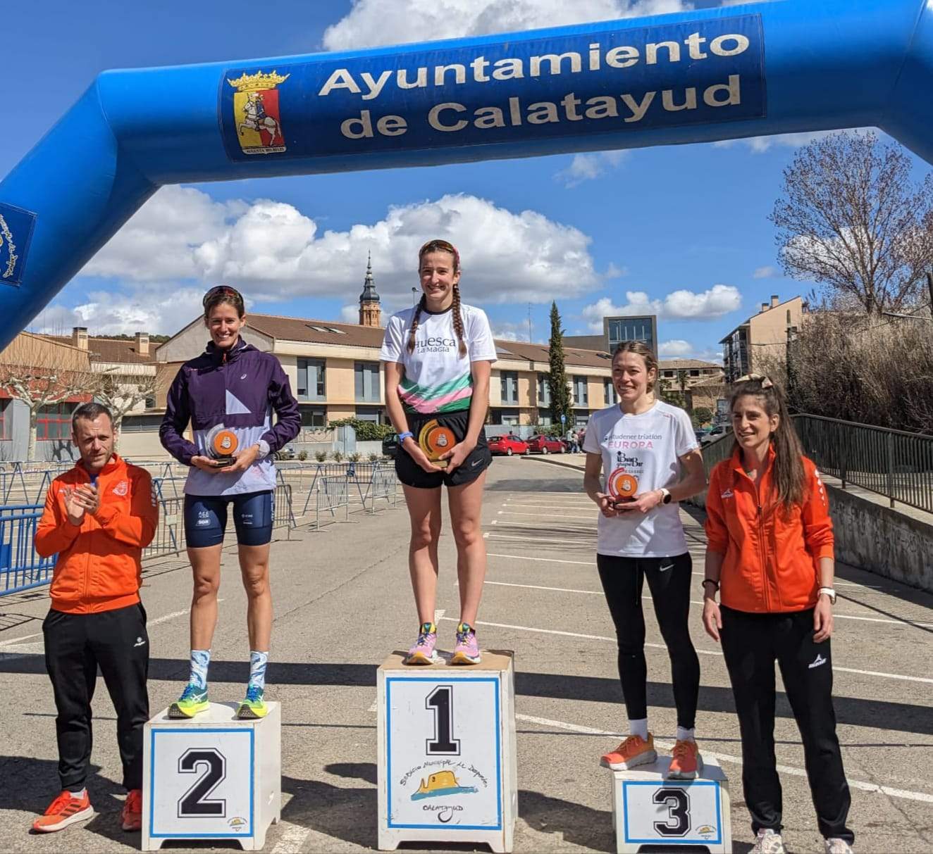 Larroze y Vázquez, primera y segunda en el podio femenino.
