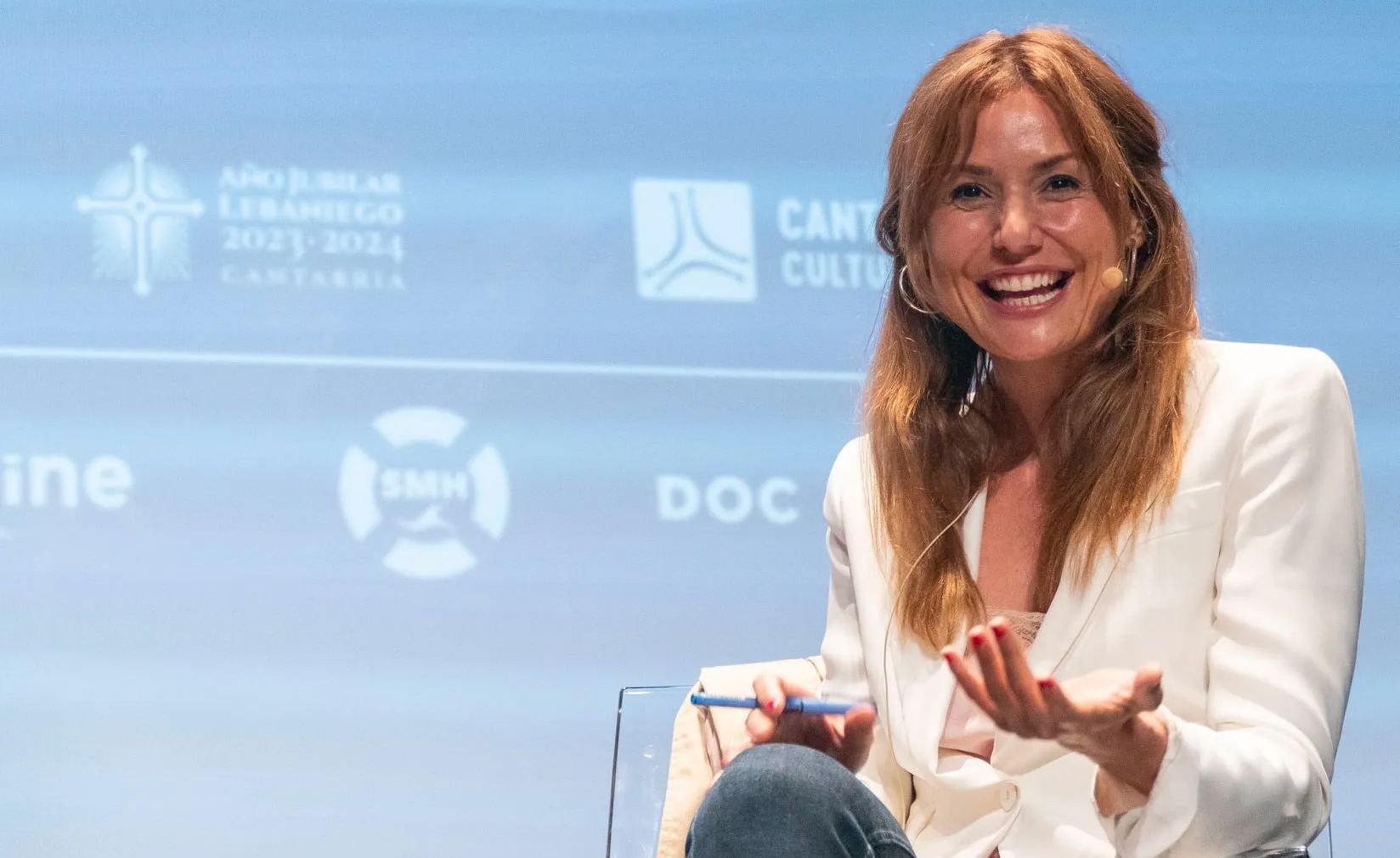 La periodista Patricia Simon durante una conferencia.