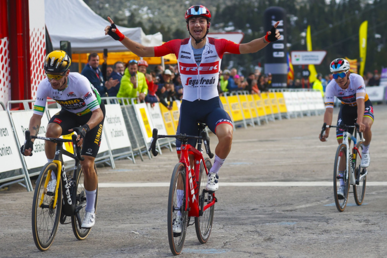 Ciccone gana a Roglic y Evenepoel en el sprint final. Foto: Volta a Catalunya